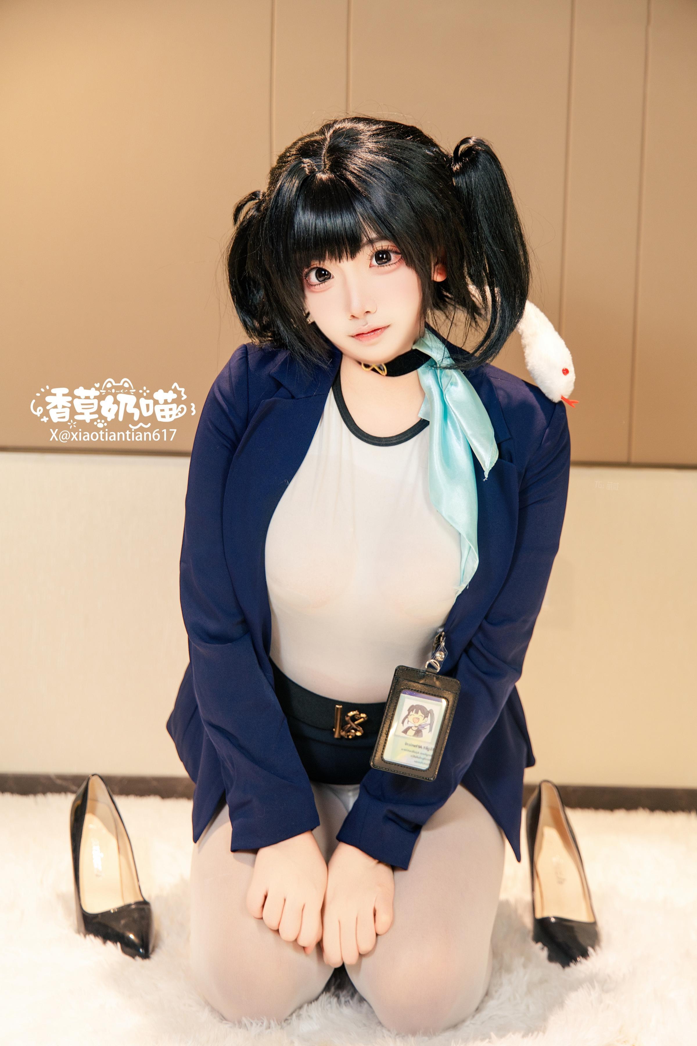 [cosplay] 香草奶喵 - 勝利女神 妮姬 索拉：黑藍外套白絲巨乳還原 136P22V