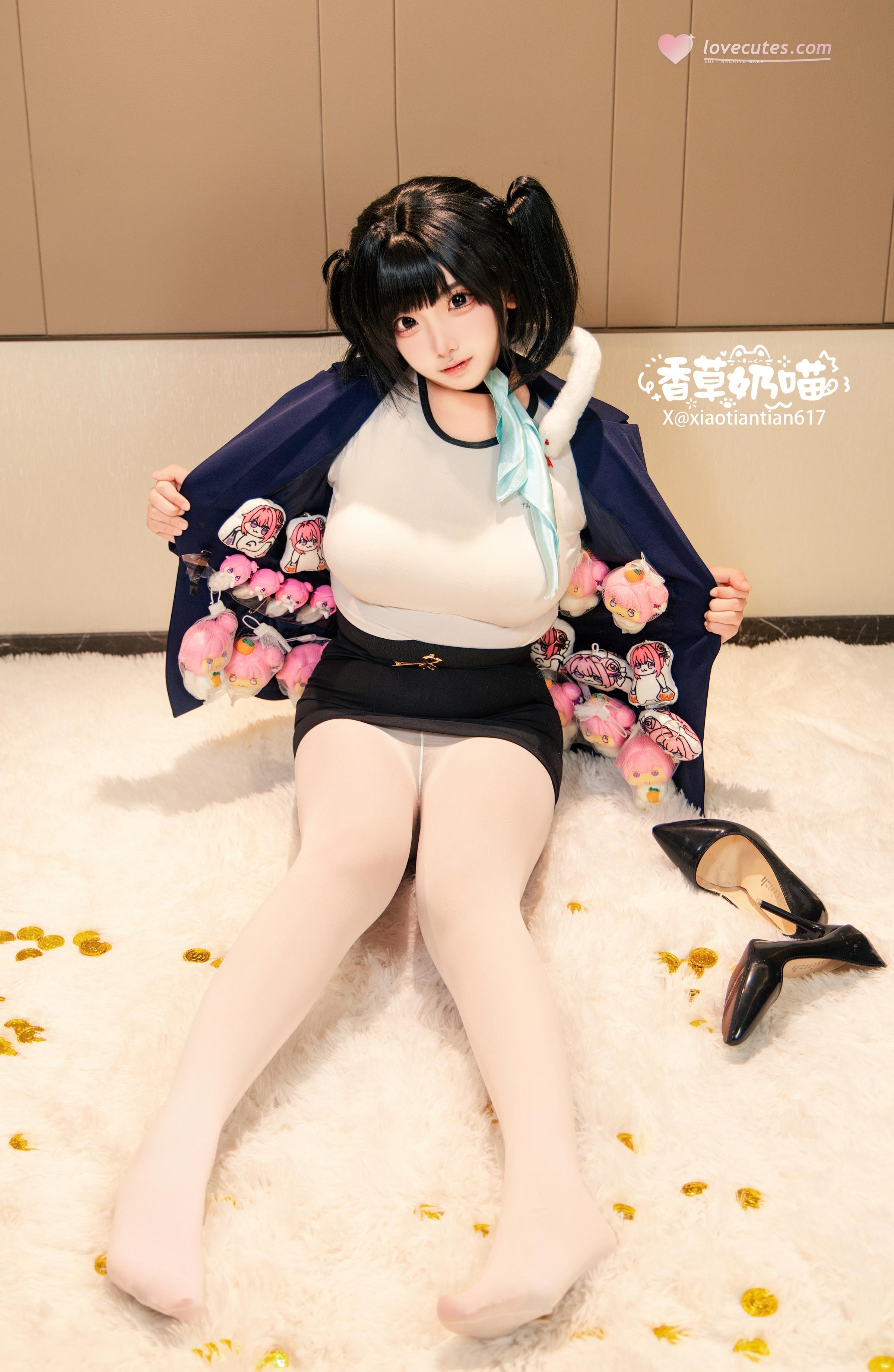 [cosplay] 香草奶喵 - 勝利女神 妮姬 索拉：黑藍外套白絲巨乳還原 136P22V