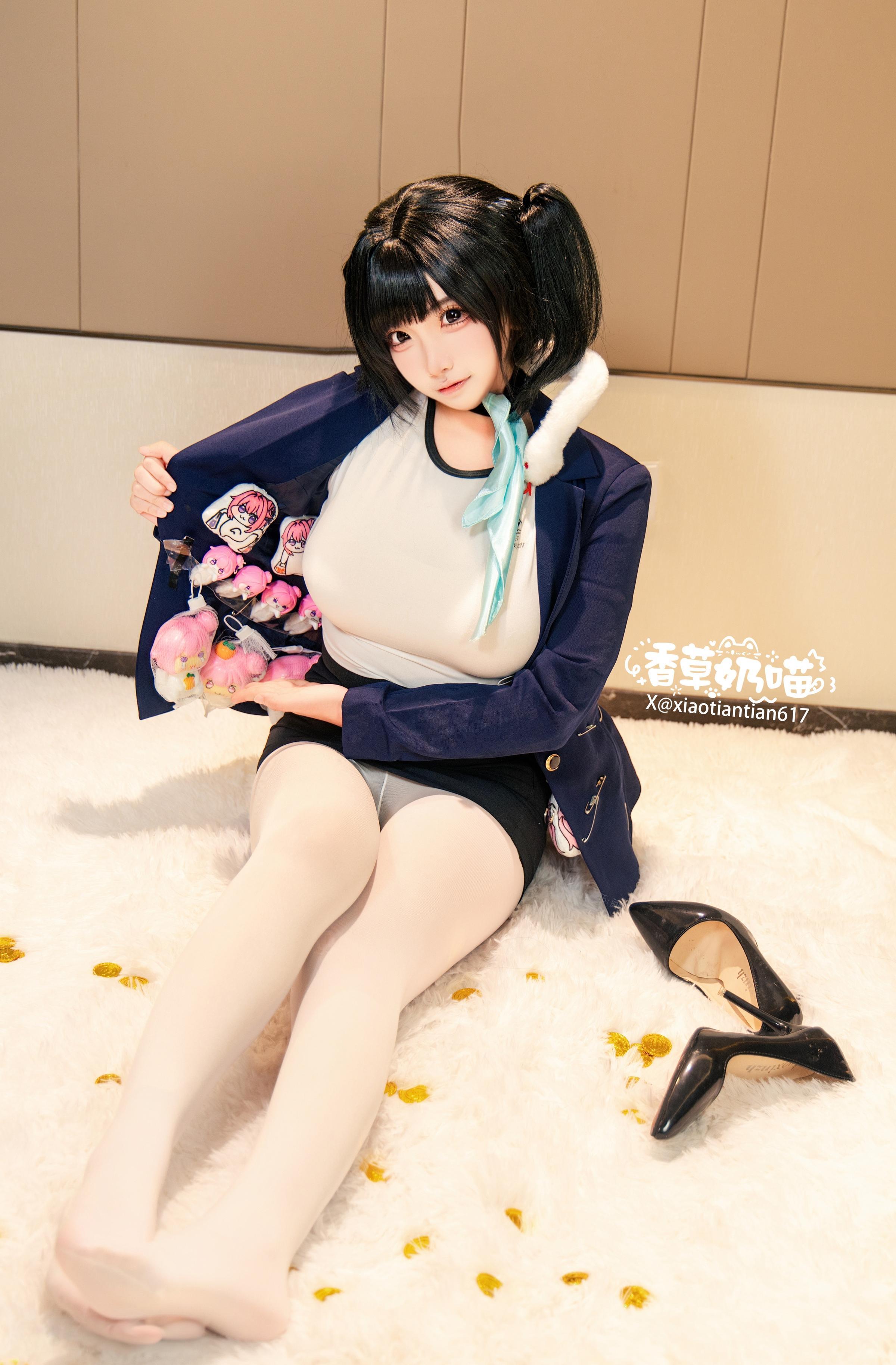 [cosplay] 香草奶喵 - 勝利女神 妮姬 索拉：黑藍外套白絲巨乳還原 136P22V