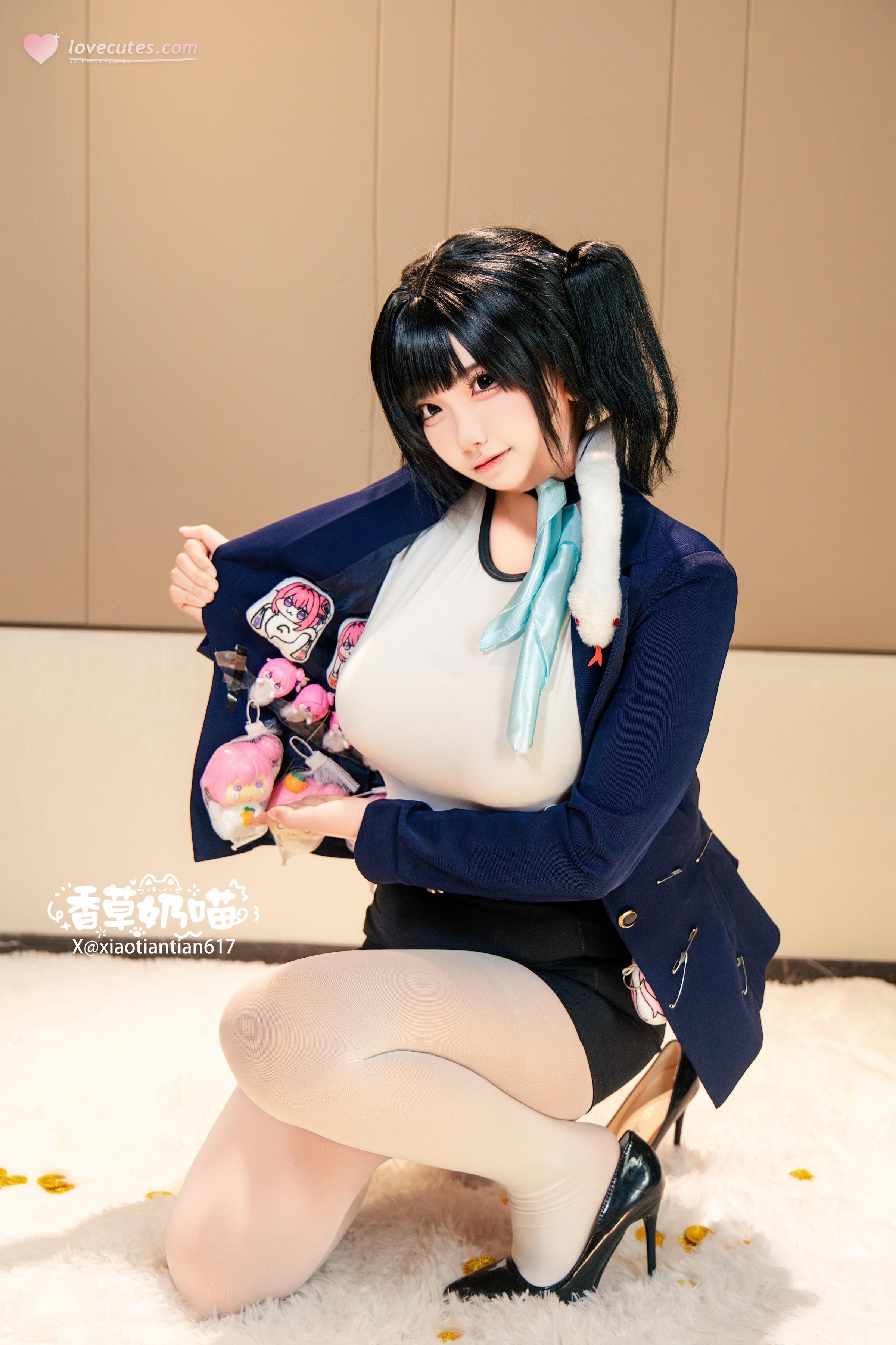 [cosplay] Vanilla Milk Cat - Goddess of Victory: NIKKE Soda: black and blue jacket, white stockings, large bust recreation 136P22V