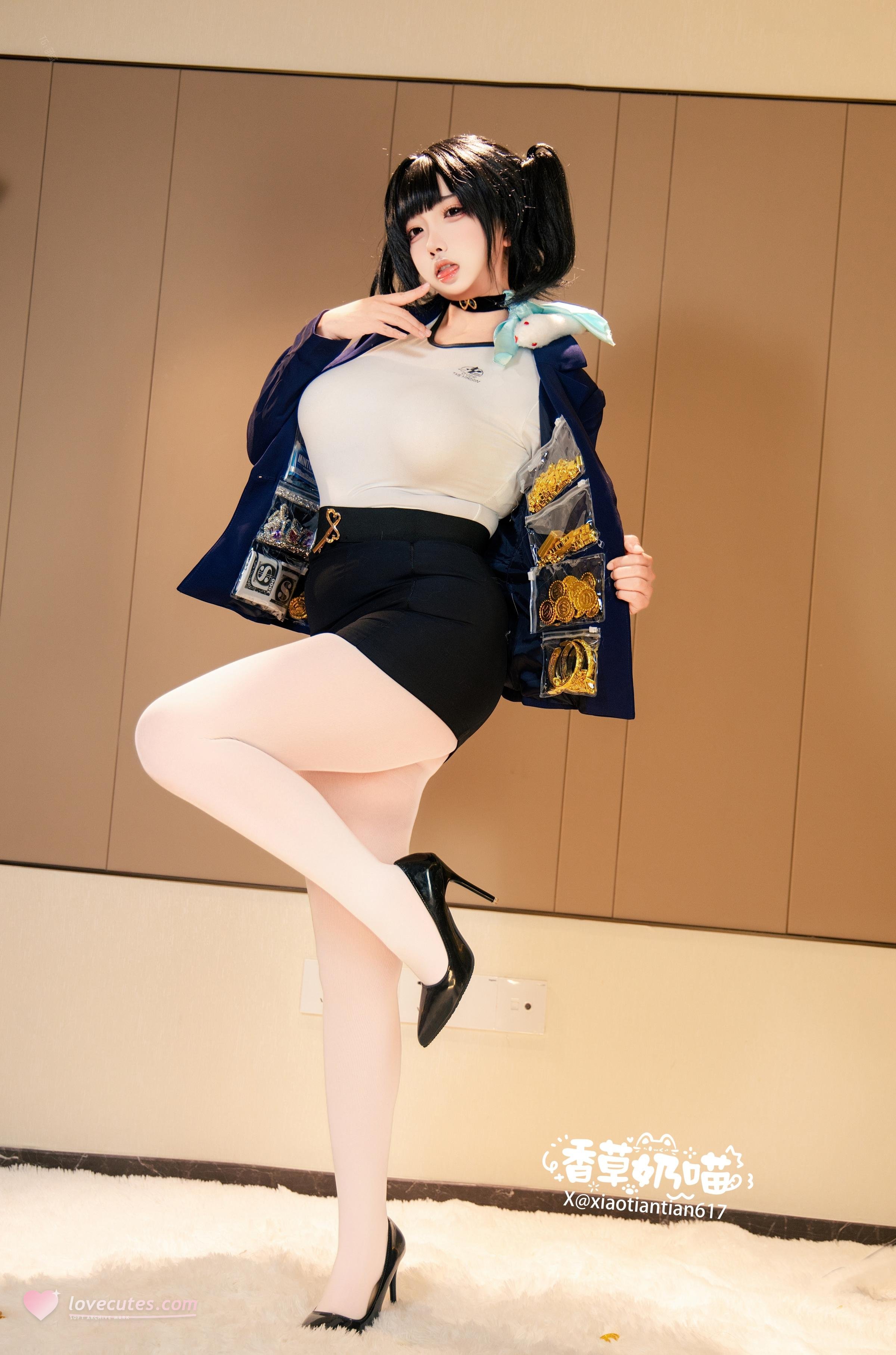 [cosplay] Vanilla Milk Cat - Goddess of Victory: NIKKE Soda: black and blue jacket, white stockings, large bust recreation 136P22V