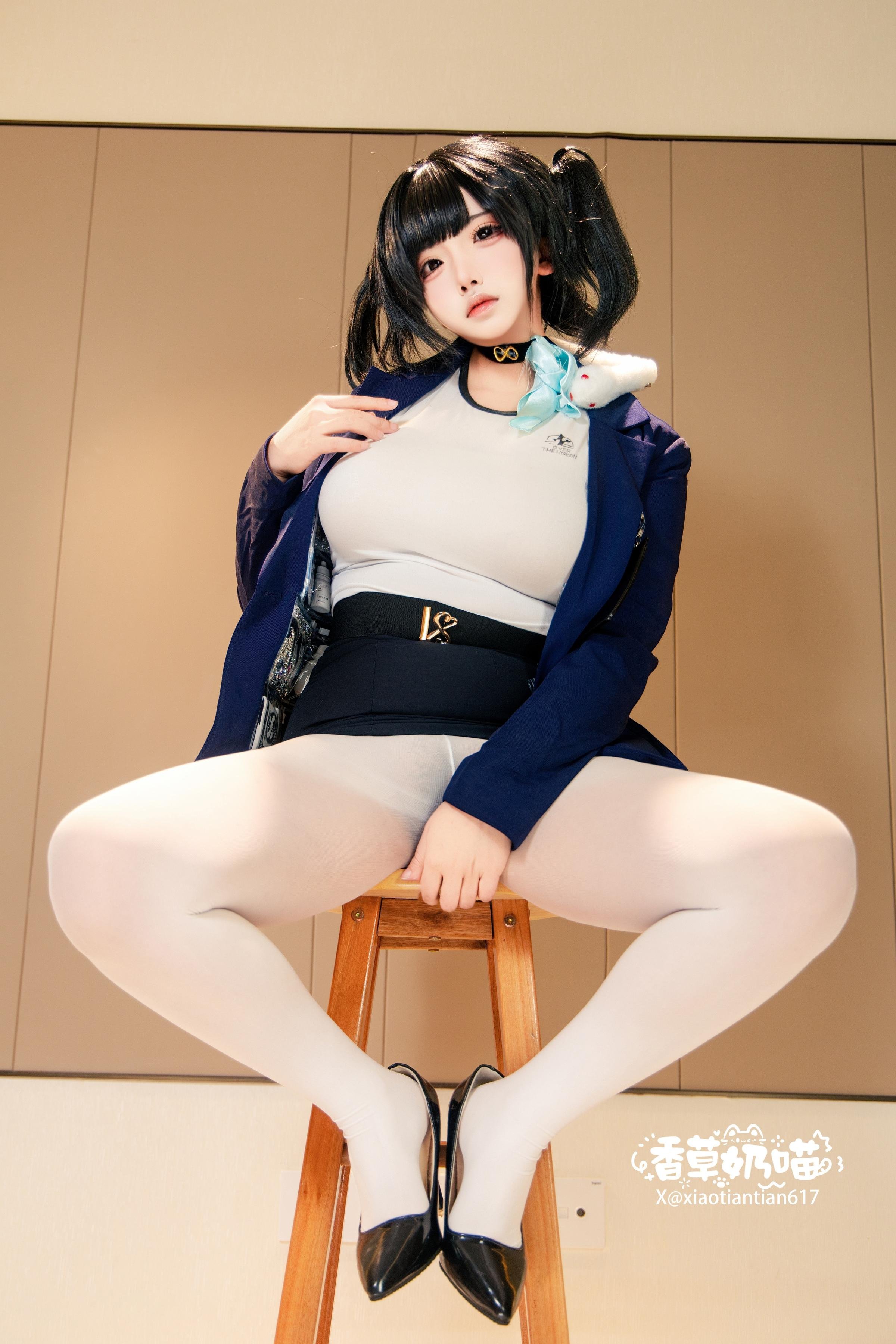 [cosplay] 바닐라 나비묘 - 승리의 여신 니케 소라: 흑청 재킷 흰 스타킹 거유 재현 136P22V