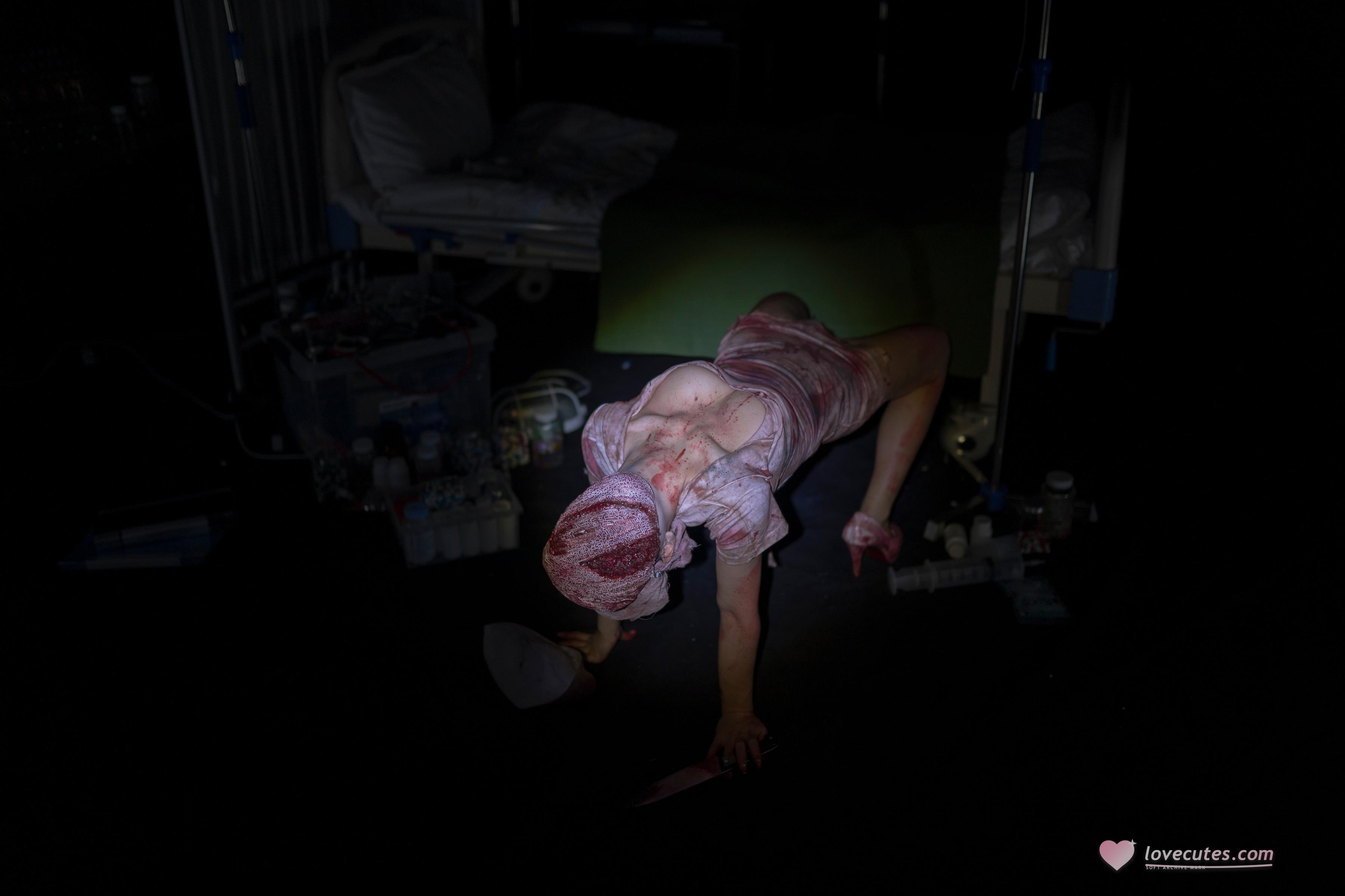 [cosplay] Bangni邦尼 - 寂静岭护士：ชุดพยาบาลห้องผู้ป่วยสยองขวัญ โชว์เนื้อหนังมาก 90P4V