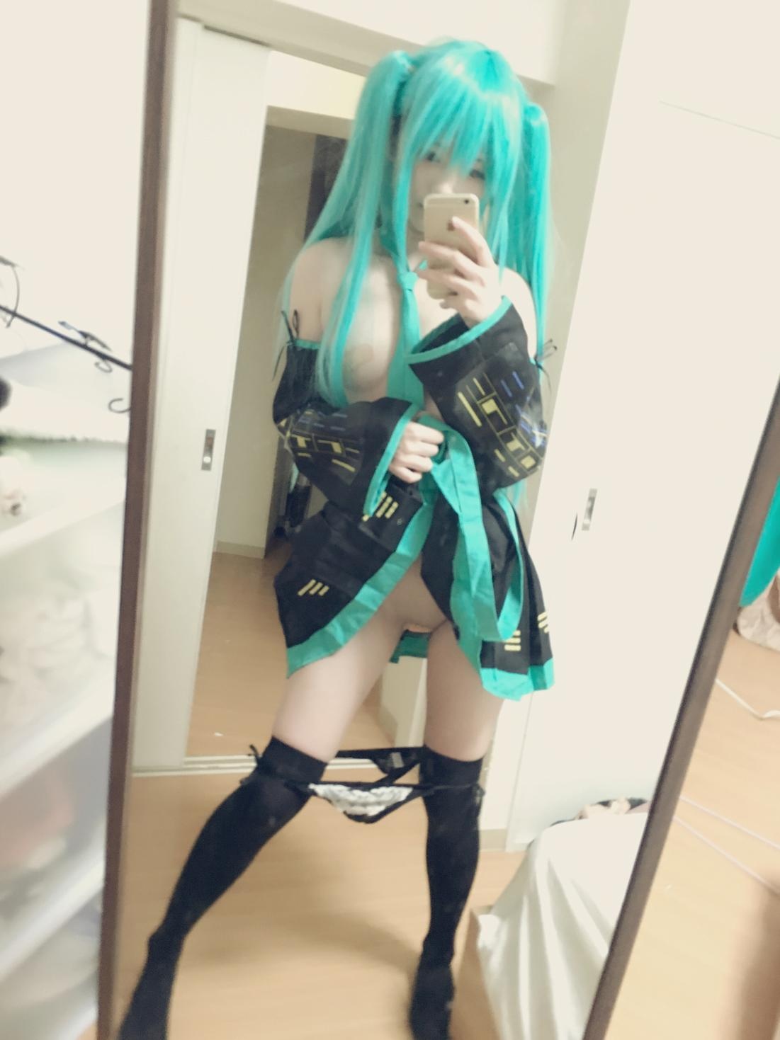 [cosplay] 習呆呆 - 初音未来：青緑のツインテール、露点、黒ストッキングの誘惑 31P2V