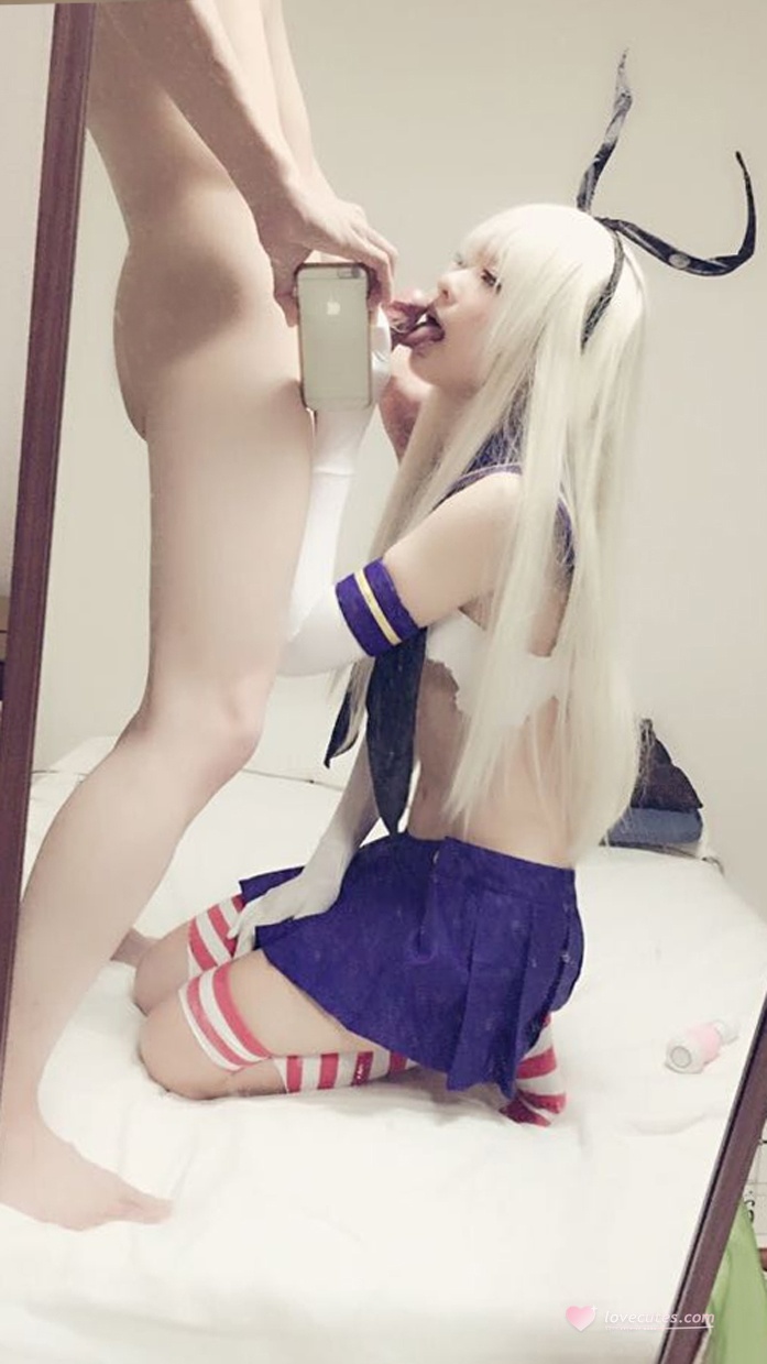 [cosplay] 习呆呆 - 岛风：红白条纹袜露点美腿还原 42P2V