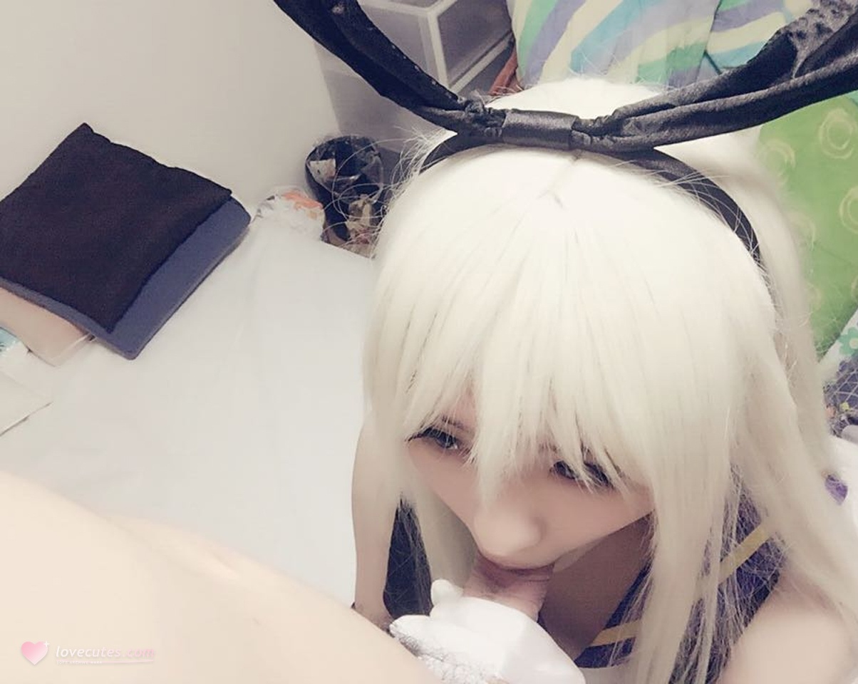 [cosplay] 习呆呆 - Shimakaze: tái hiện đôi chân đẹp với tất sọc đỏ trắng và lộ điểm 42P2V
