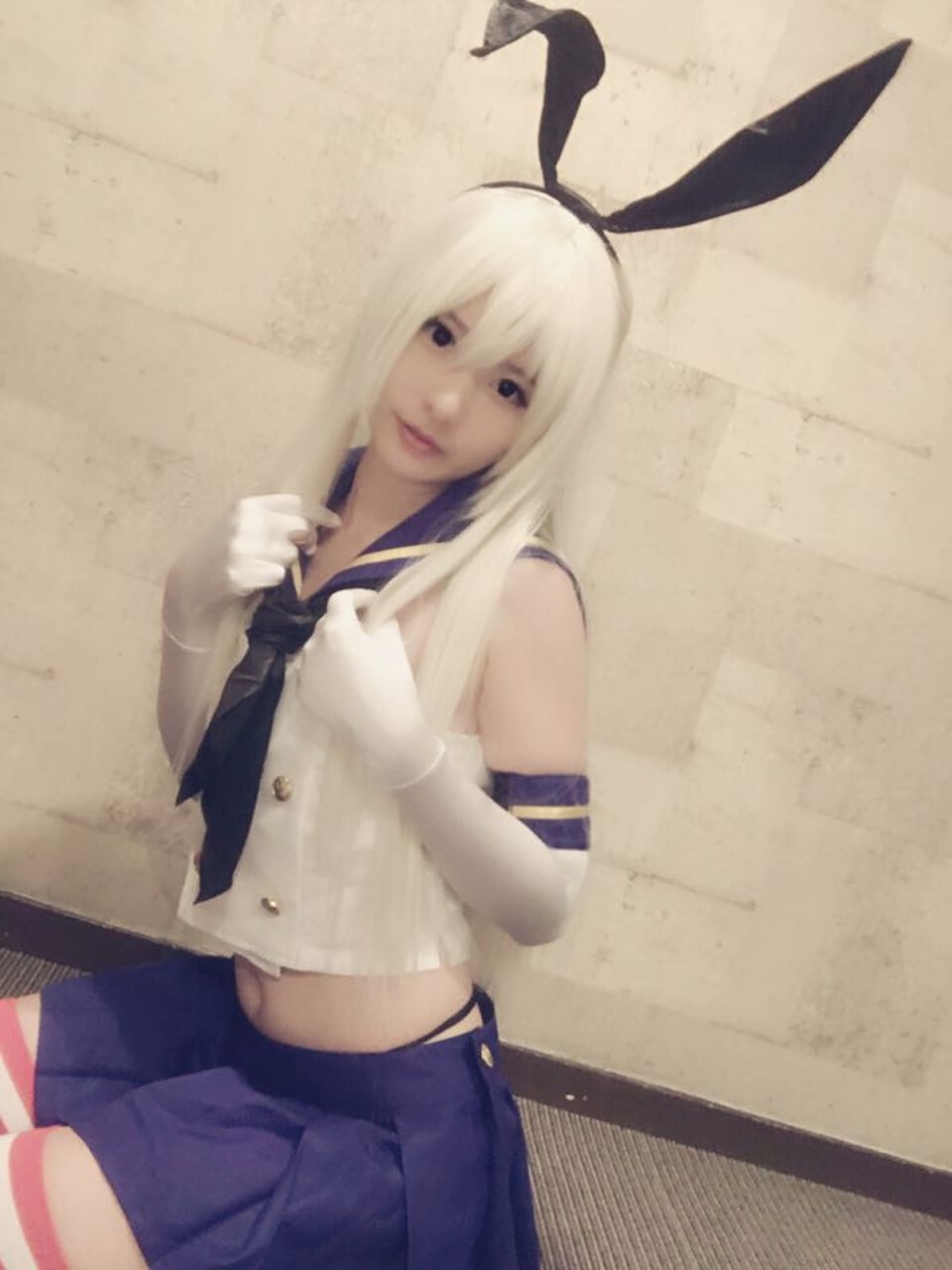 [cosplay] 习呆呆 - 시마카제：빨간색·흰색 줄무늬 양말 노출 포인트 미녀 다리 재현 42P2V