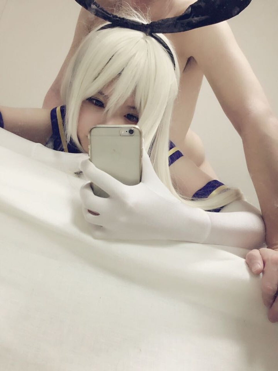 [cosplay] 习呆呆 - Shimakaze: tái hiện đôi chân đẹp với tất sọc đỏ trắng và lộ điểm 42P2V