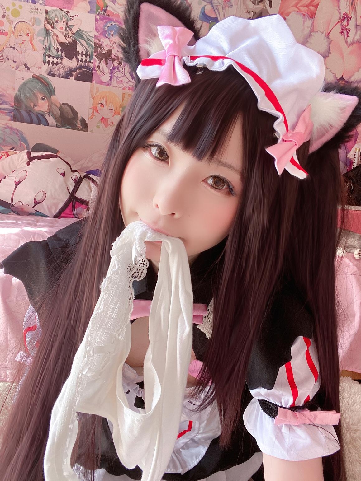 [cosplay] 习呆呆 - ช็อกโกแลตเหมียวสาว: หูแมวเมด ถุงน่องดำ ถ่ายเซลฟี่เปลือย 34P2V