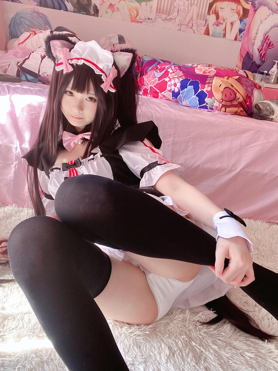 [cosplay] 习呆呆 - ช็อกโกแลตเหมียวสาว: หูแมวเมด ถุงน่องดำ ถ่ายเซลฟี่เปลือย 34P2V