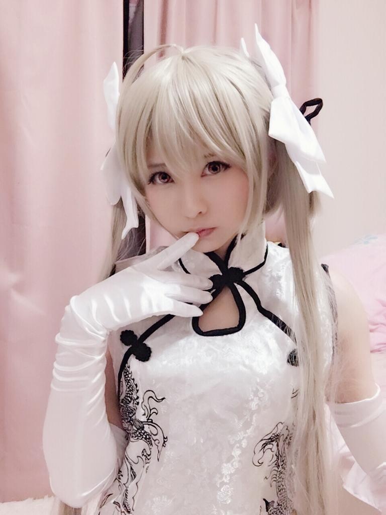 [cosplay] 习呆呆 - 春日野穹：白タイツメイドの開脚・美尻 大胆 42P2V