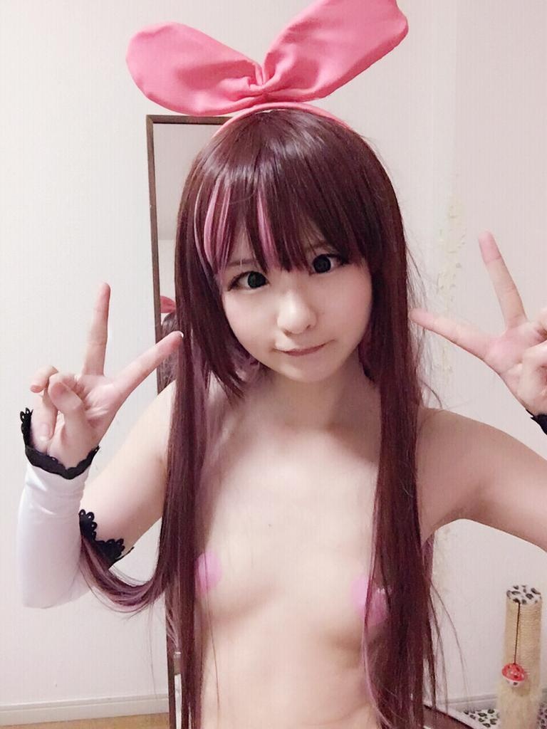 [cosplay] 习呆呆 - Kizuna AI：乳首が見える白タイツ風ニーソ双馬尾 大判再現 31P2V
