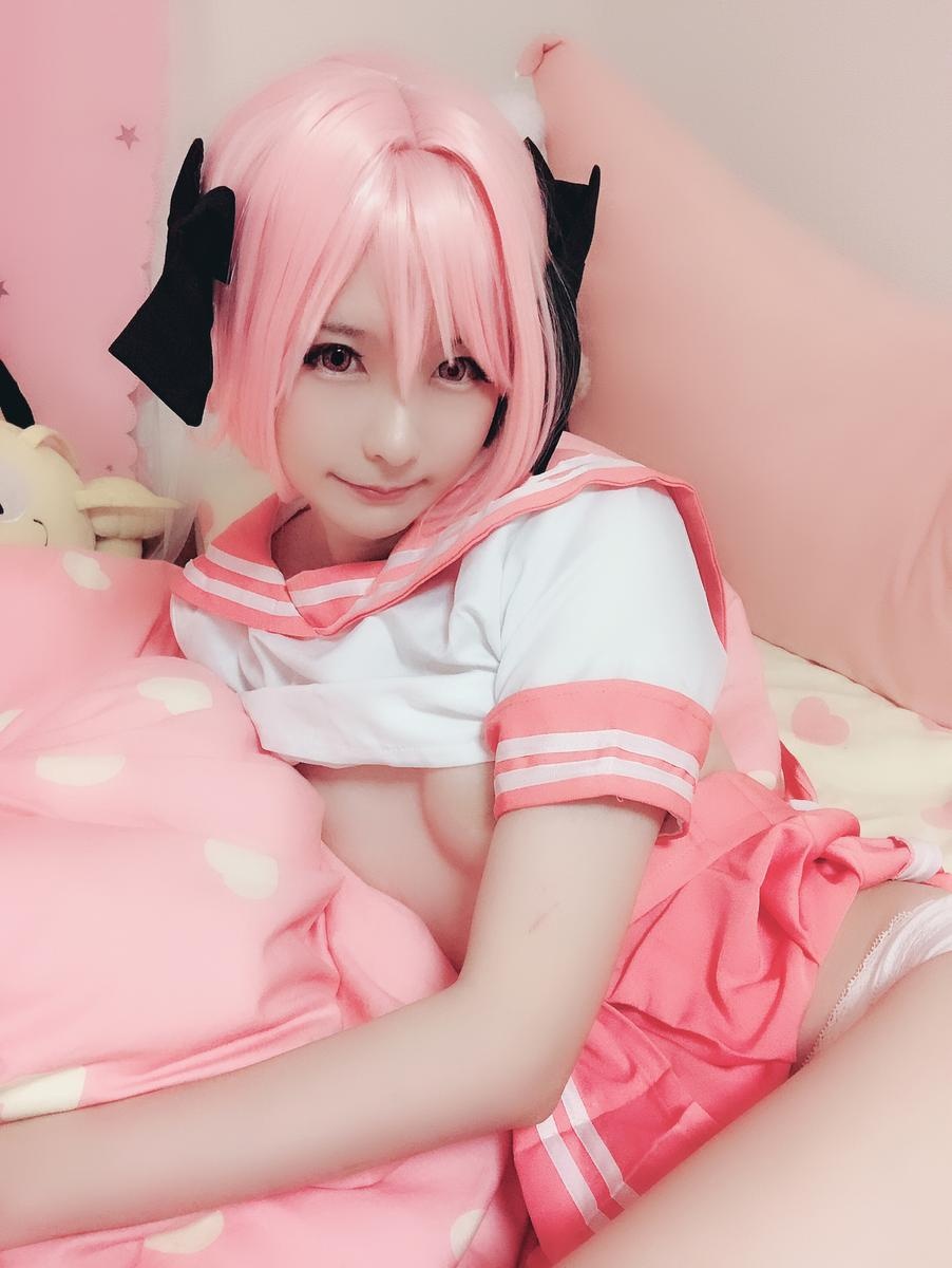 [cosplay] 习呆呆 - FGO阿斯托尔福：粉色水手服露點美腿寫真 47P