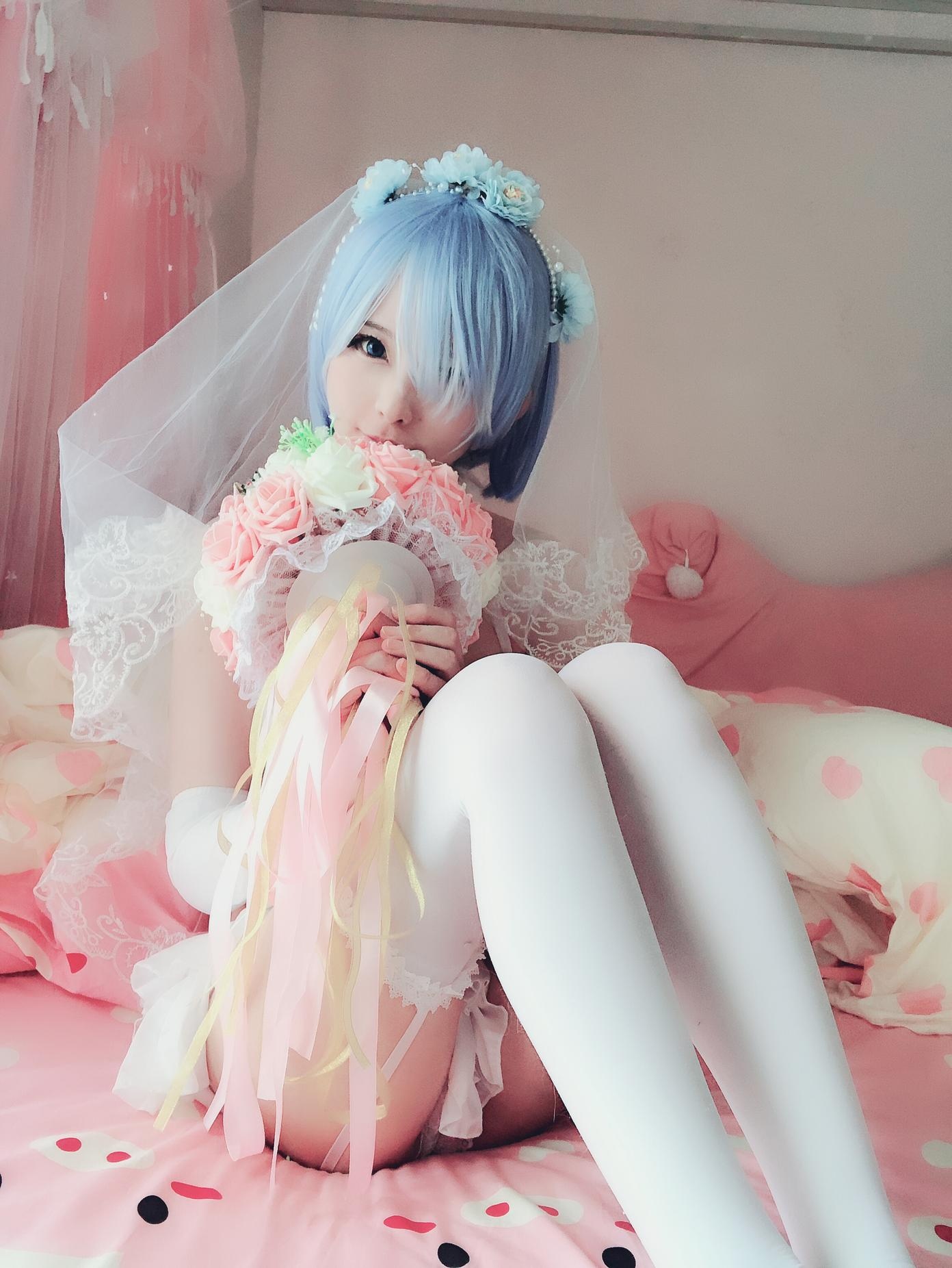 [cosplay] 习呆呆 - 렘 웨딩드레스: 흰 스타킹 신부 노출 대담 재현 50P2V
