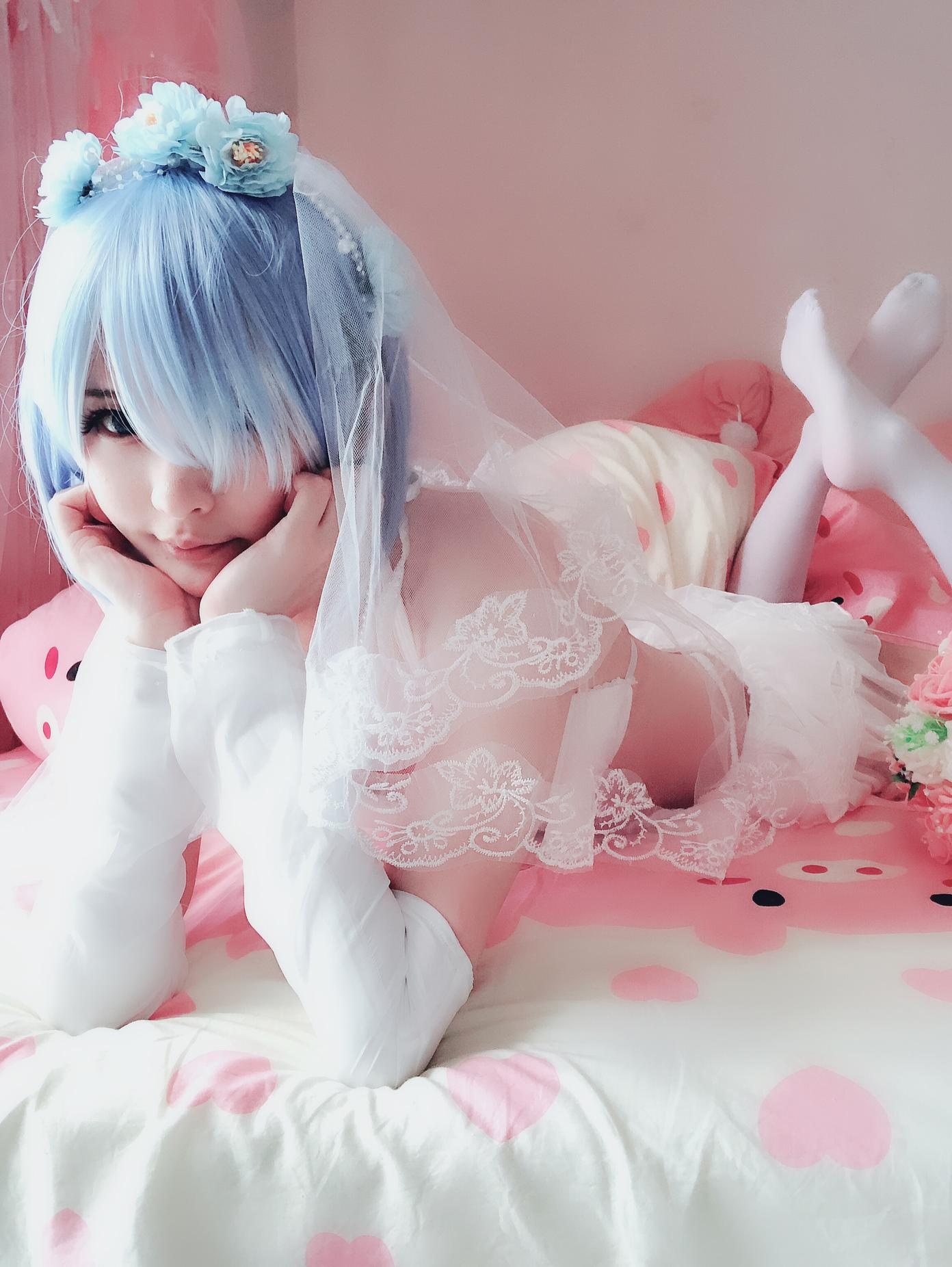 [cosplay] 习呆呆 - 蕾姆婚紗：白絲新娘露點大尺度還原 50P2V