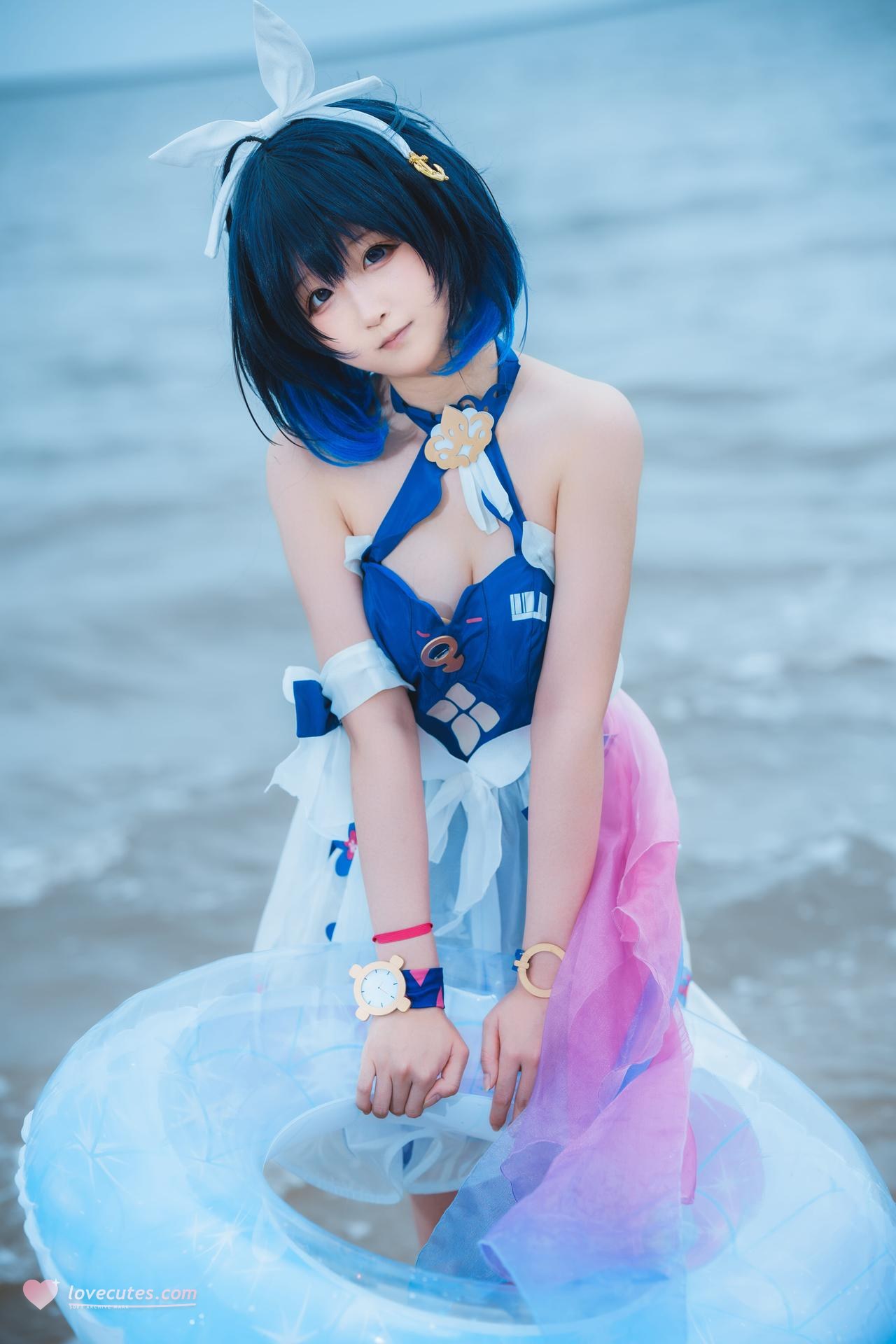 [cosplay] Seele麦麦 - Seele Wave Story by the Shore·Beach: Blue and white swimsuit, beach white stockings, beautiful legs 72P