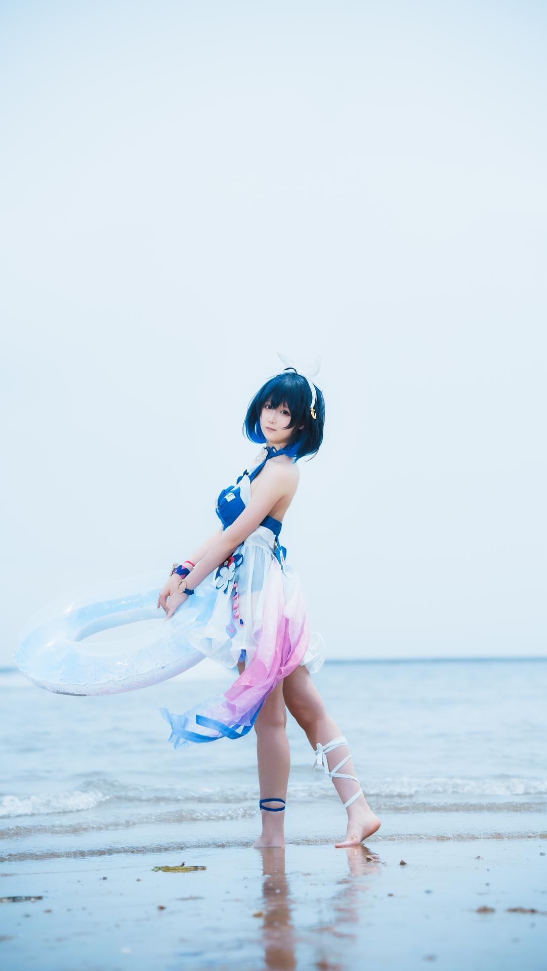[cosplay] Seele麦麦 - 希尔彼岸浪花物语·海滩：蓝白泳装海滩白丝美腿 72P