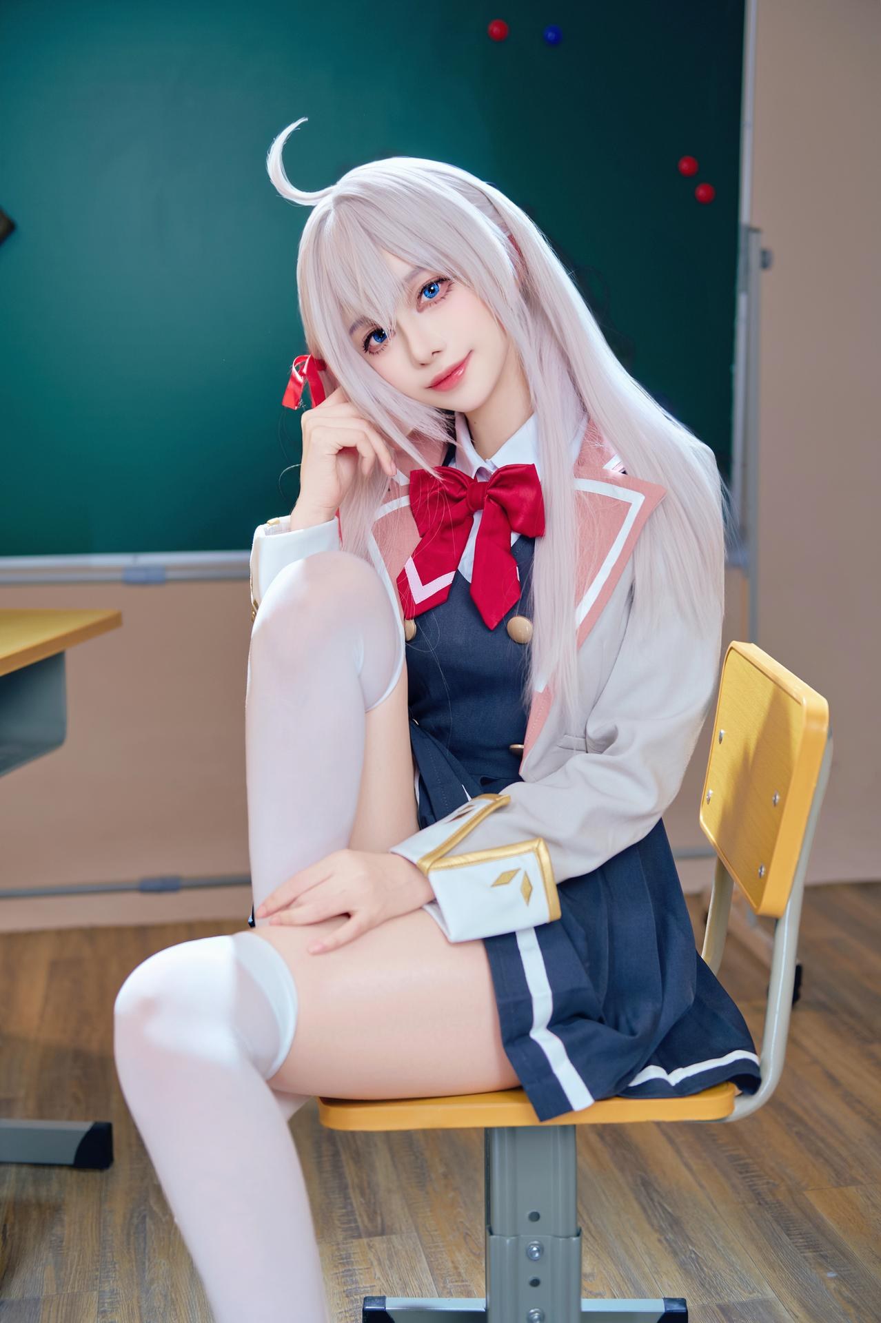 [cosplay] Shika小鹿鹿 - 艾莉同学：วิกผมสีขาว ชุดนักเรียนสีขาว ถุงน่องสีขาว ในห้องเรียน 38P