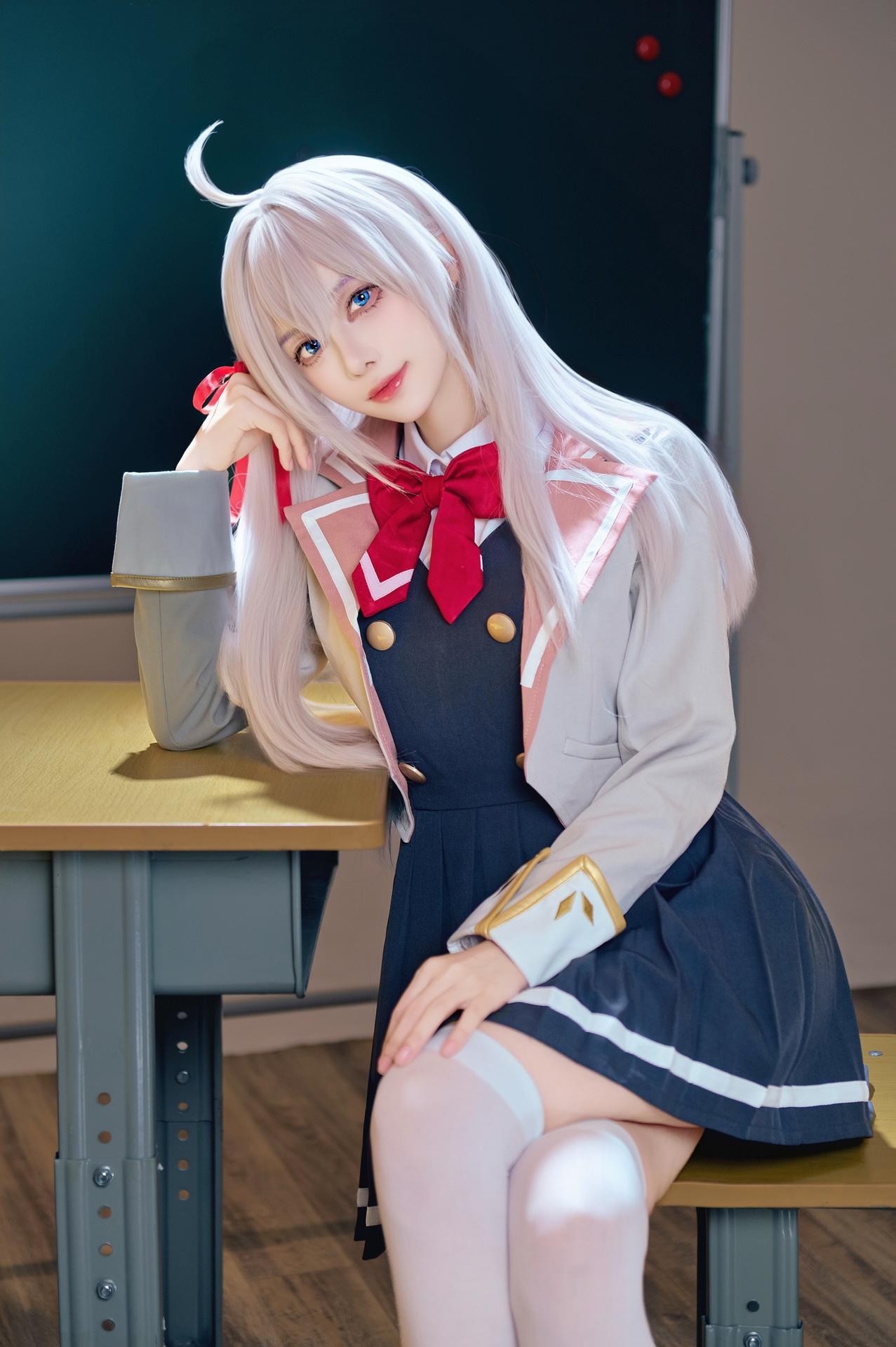 [cosplay] Shika小鹿鹿 - 艾莉同学：วิกผมสีขาว ชุดนักเรียนสีขาว ถุงน่องสีขาว ในห้องเรียน 38P