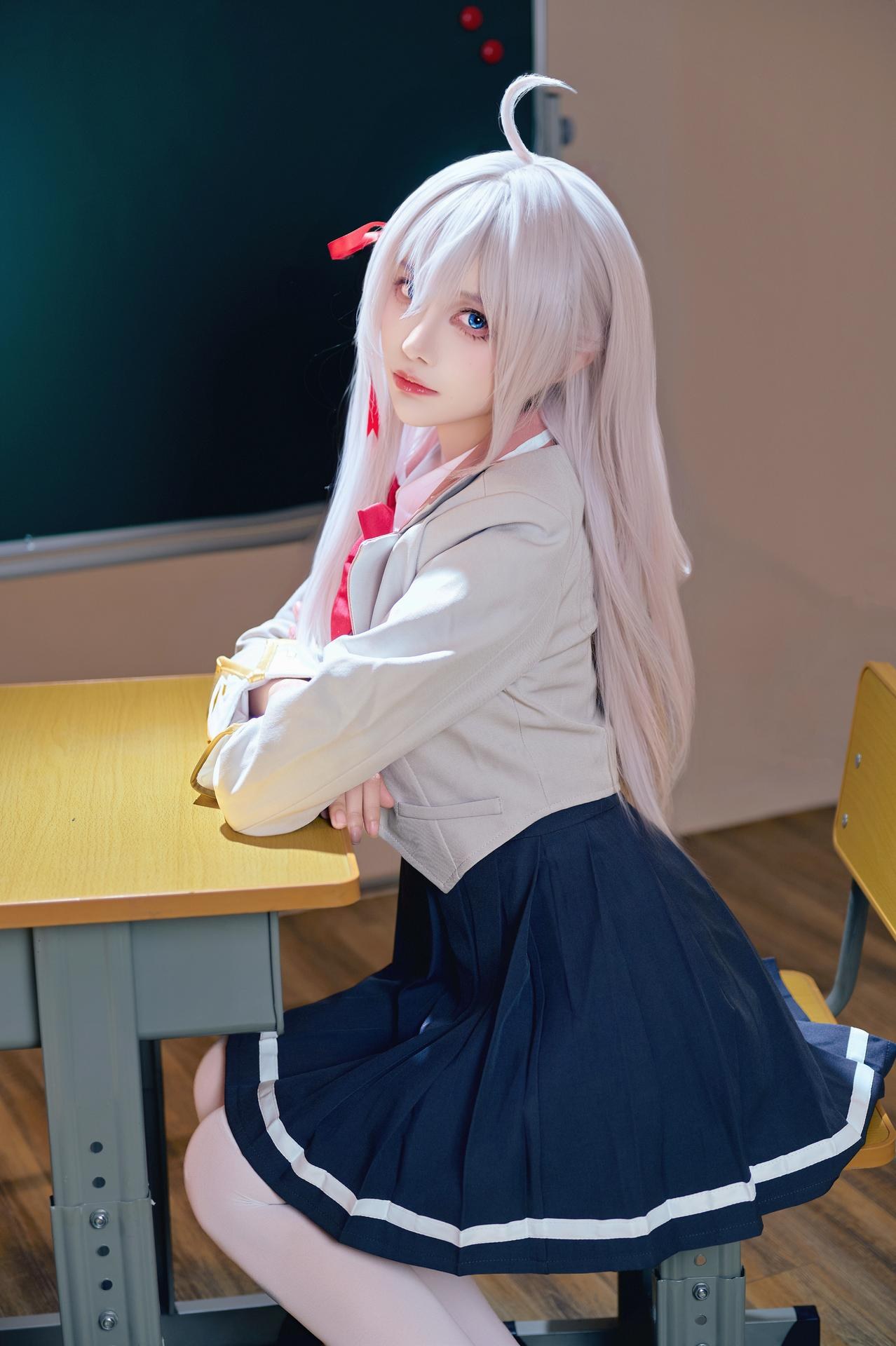 [cosplay] Shika小鹿鹿 - 艾莉同学：วิกผมสีขาว ชุดนักเรียนสีขาว ถุงน่องสีขาว ในห้องเรียน 38P