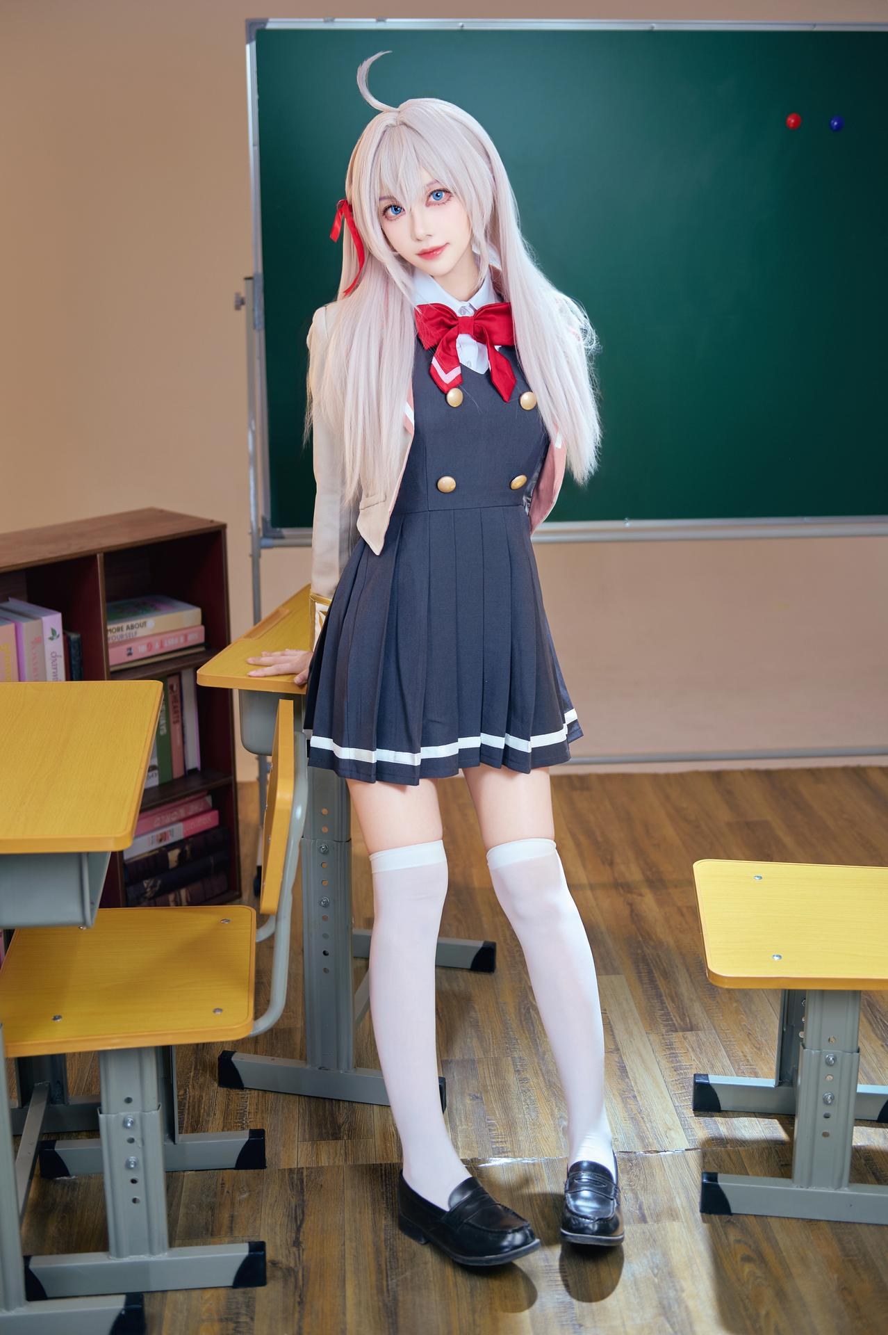 [cosplay] Shika小鹿鹿 - 艾莉同学：วิกผมสีขาว ชุดนักเรียนสีขาว ถุงน่องสีขาว ในห้องเรียน 38P