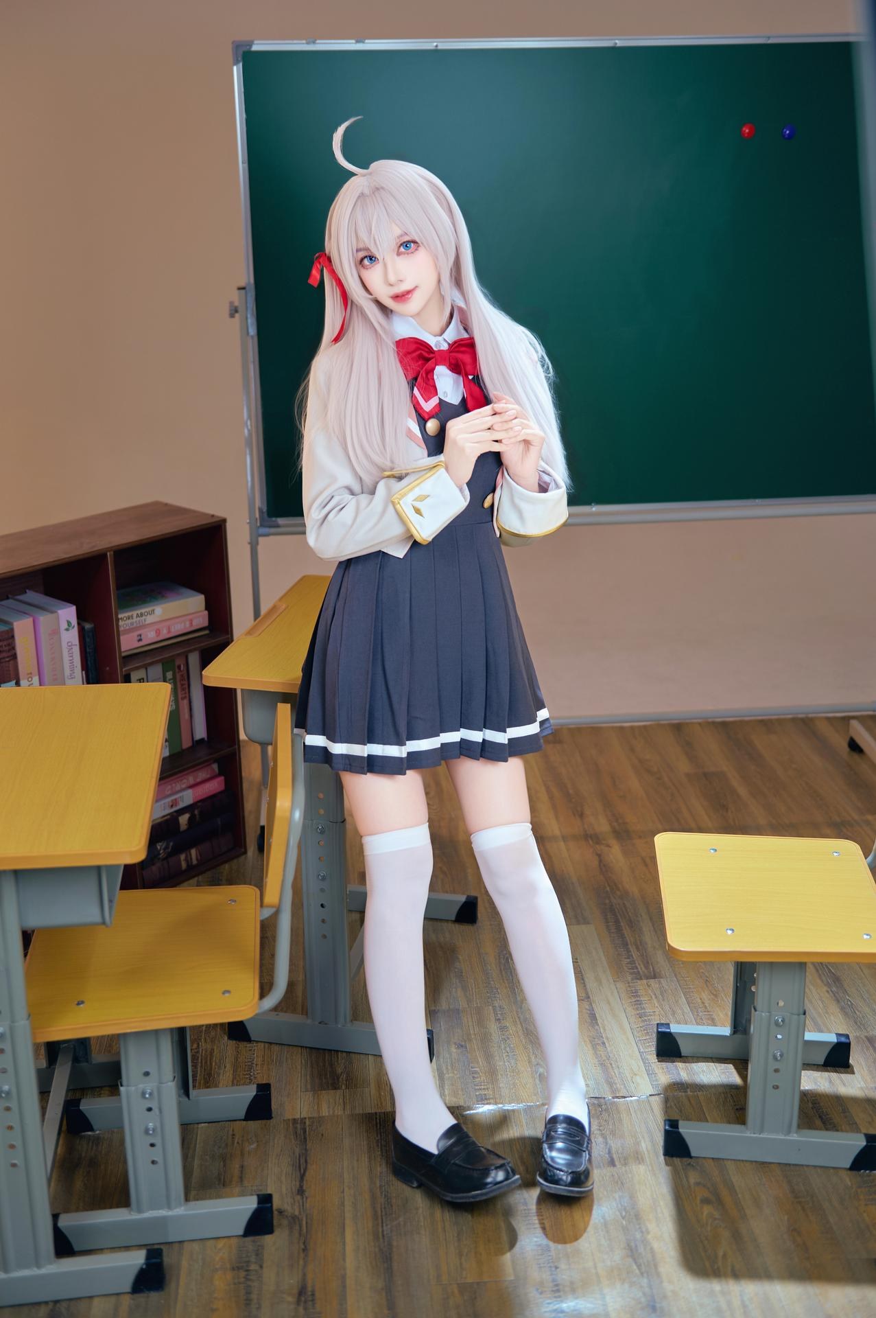 [cosplay] Shika小鹿鹿 - 艾莉同学：วิกผมสีขาว ชุดนักเรียนสีขาว ถุงน่องสีขาว ในห้องเรียน 38P