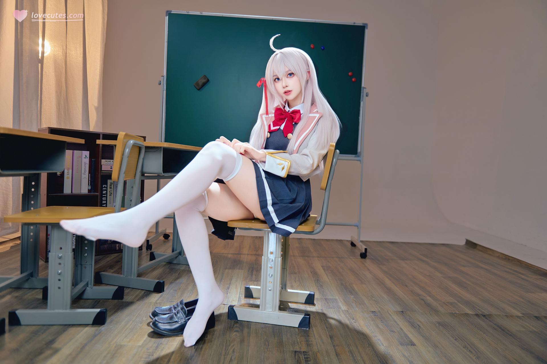 [cosplay] Shika小鹿鹿 - 艾莉同学：白发校园制服白丝教室写真 38P