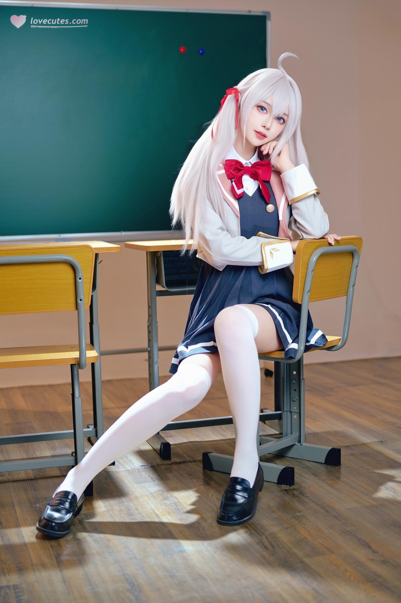 [cosplay] Shika小鹿鹿 - 艾莉同学：白发校园制服白丝教室写真 38P