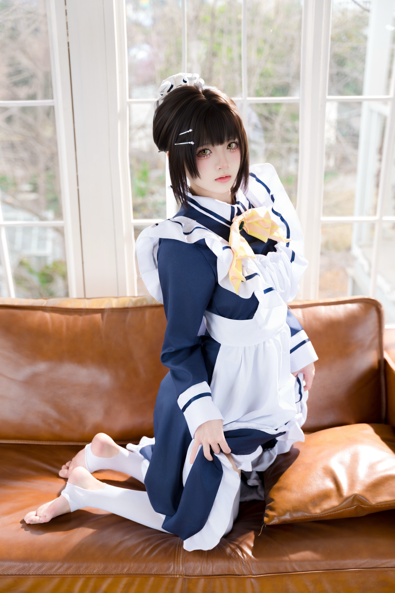 [写真] 九柒喵 - 枣子姐女仆：蓝白女仆装白丝沙发写真 23P