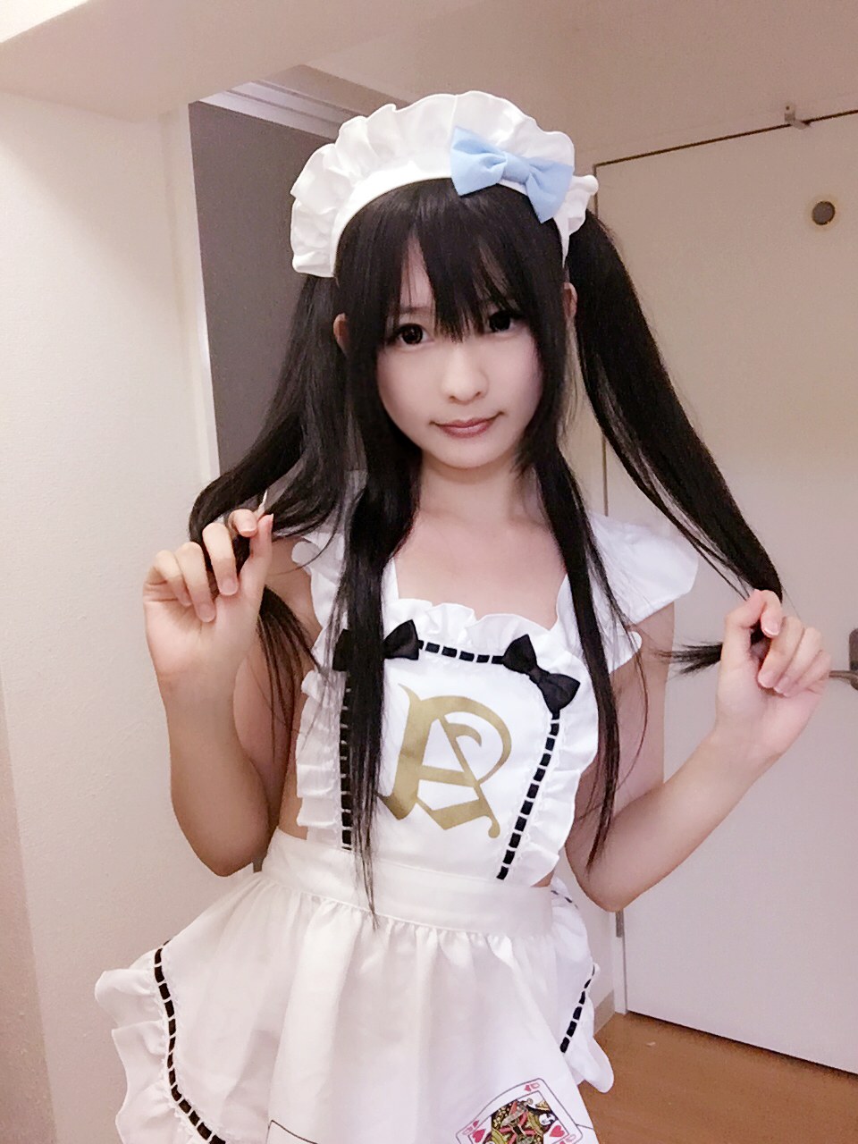 [私房] 习呆呆 - Nguyên tác nữ hầu: song đuôi ngựa trắng lộ điểm ảnh riêng tư 35P