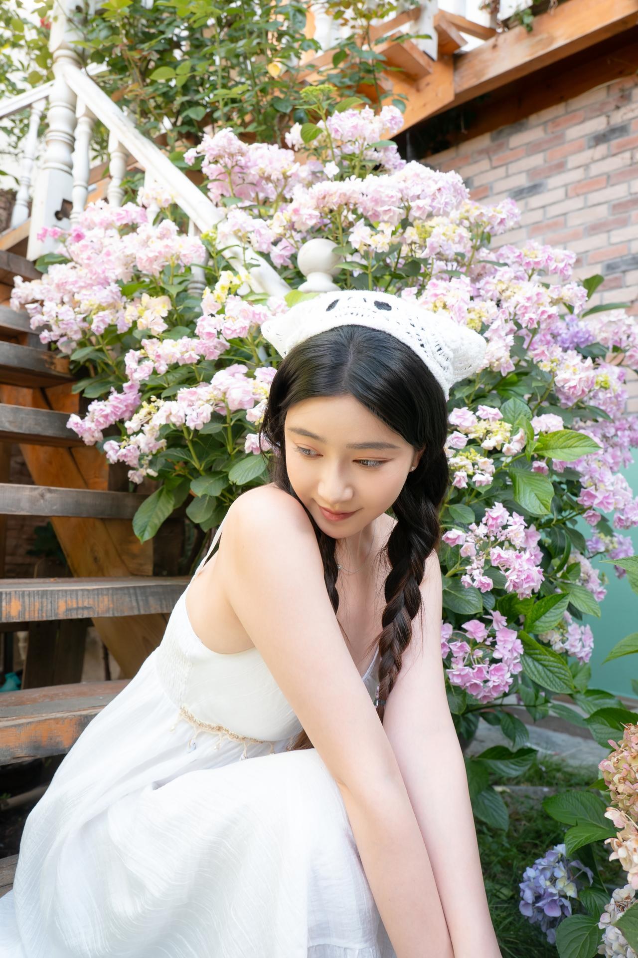 [私房] 年年Nnian - 云念：สวนกระโปรงขาว แสงอาบในห้องส่วนตัว 清透美胸 80P