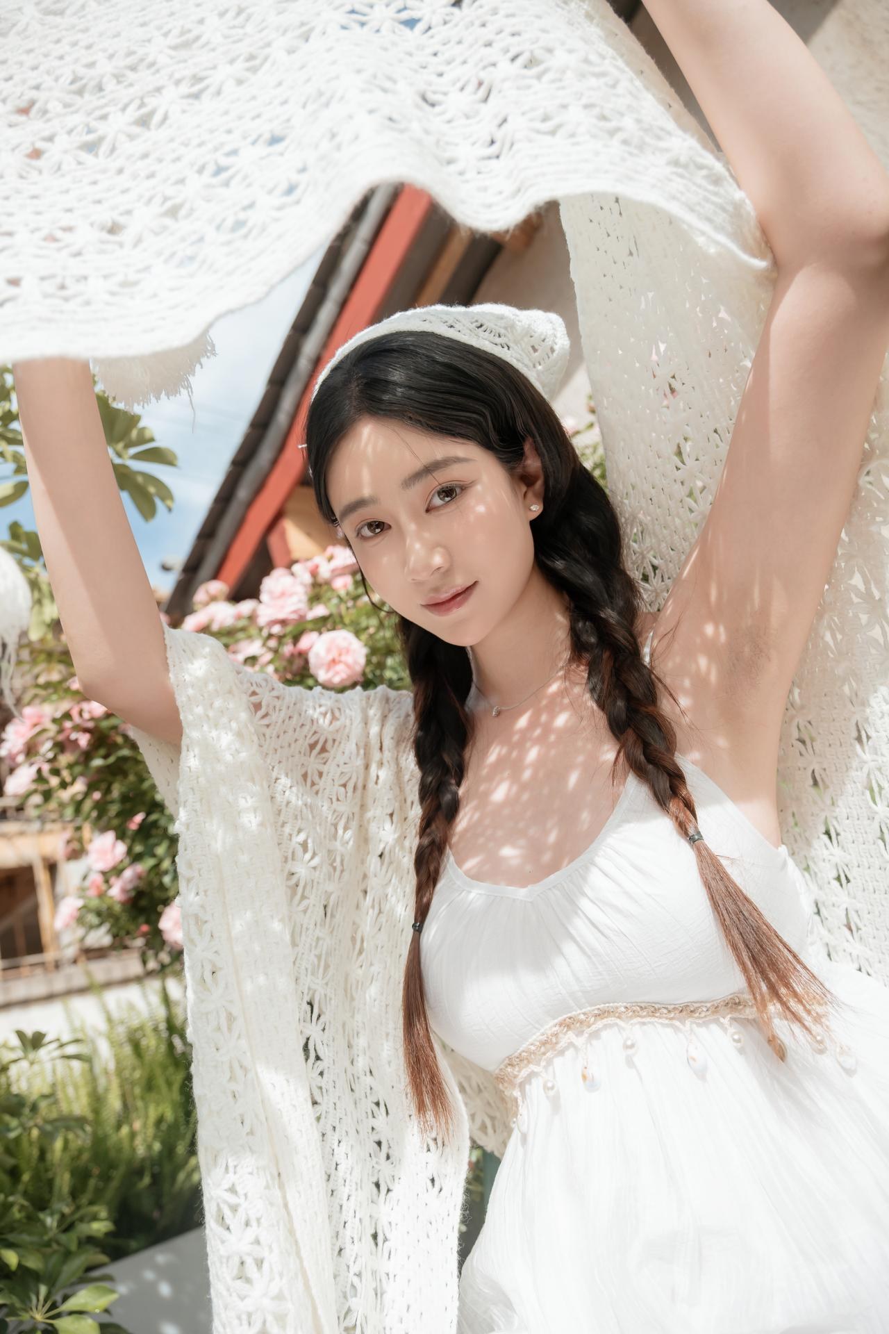 [私房] 年年Nnian - 云念：สวนกระโปรงขาว แสงอาบในห้องส่วนตัว 清透美胸 80P