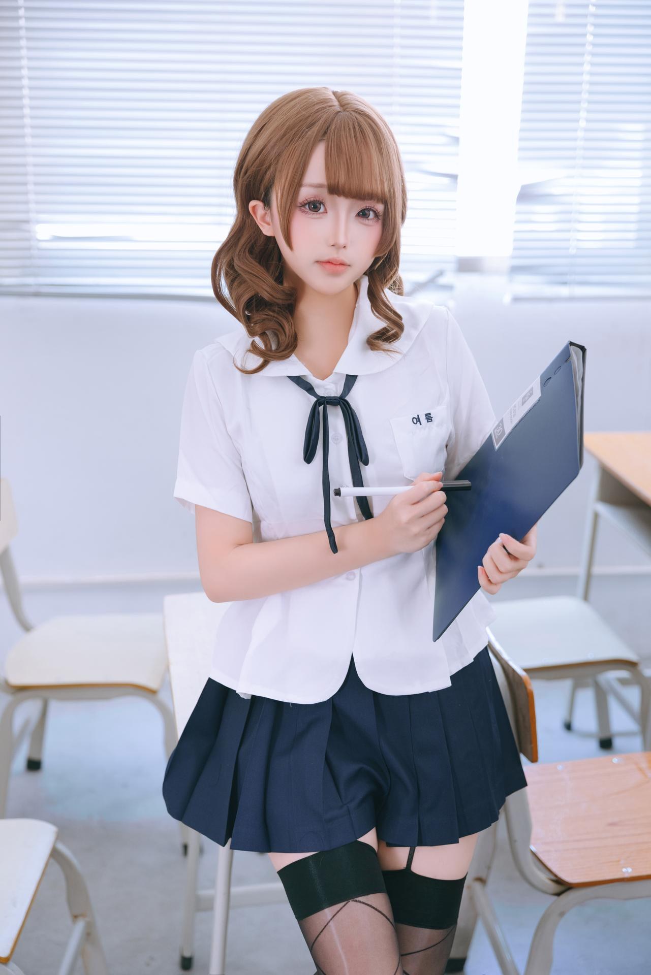 [私房] 日奈娇 - 心理委员：白衬衫制服教室私房 黑丝大尺度 188P16G7V