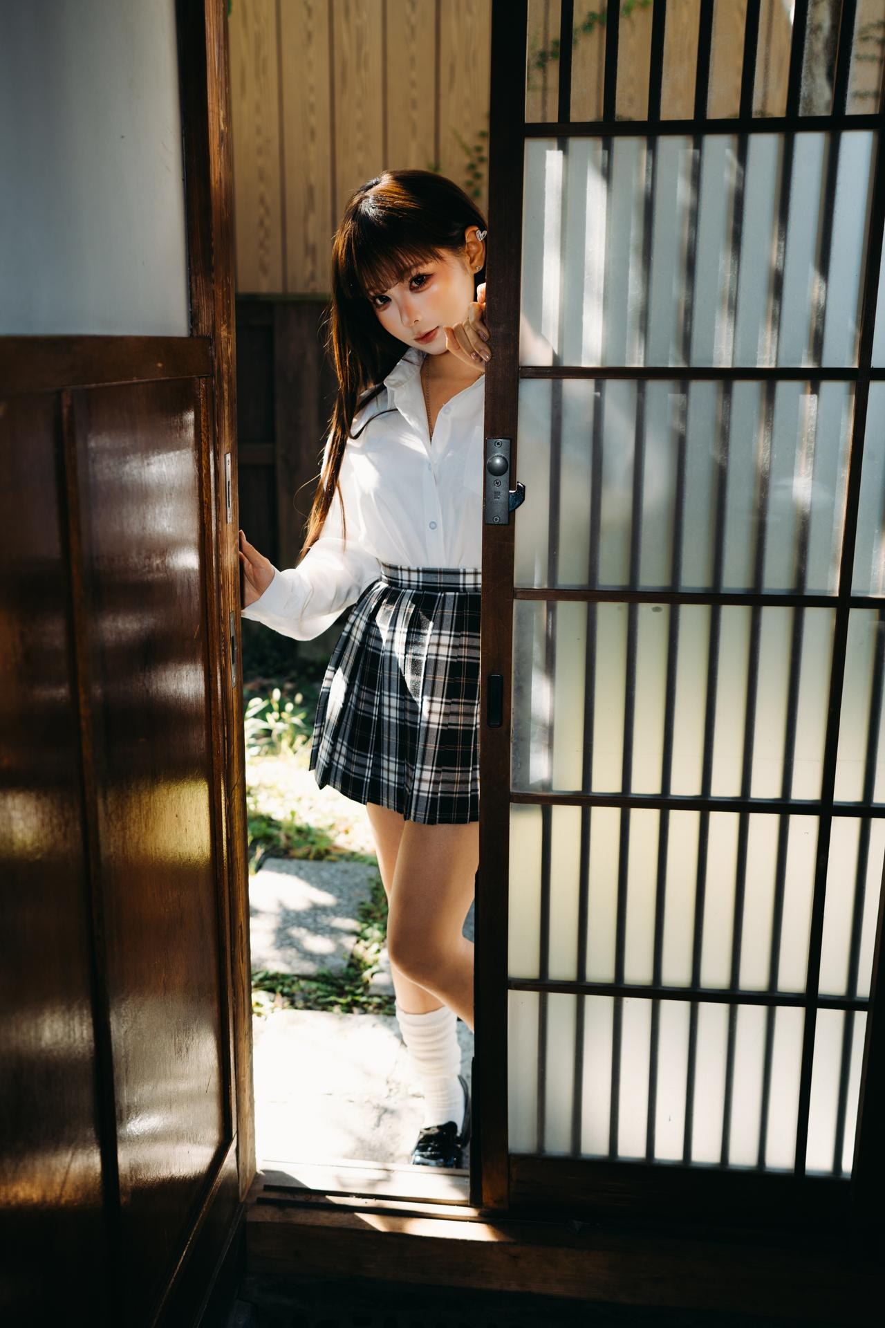 [私房] 蠢沫沫 - JK：白衬衫JK制服白丝私房 32P