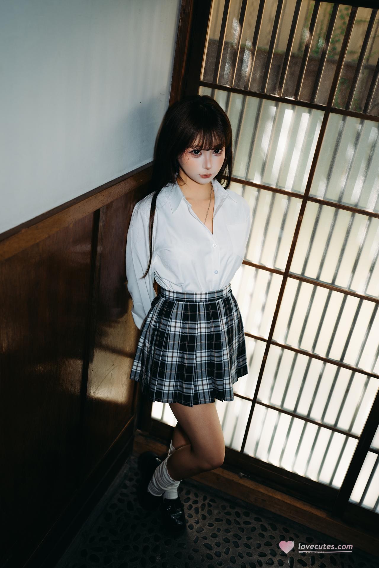 [私房] 蠢沫沫 - JK：白シャツJK制服白ストッキング私房 32P