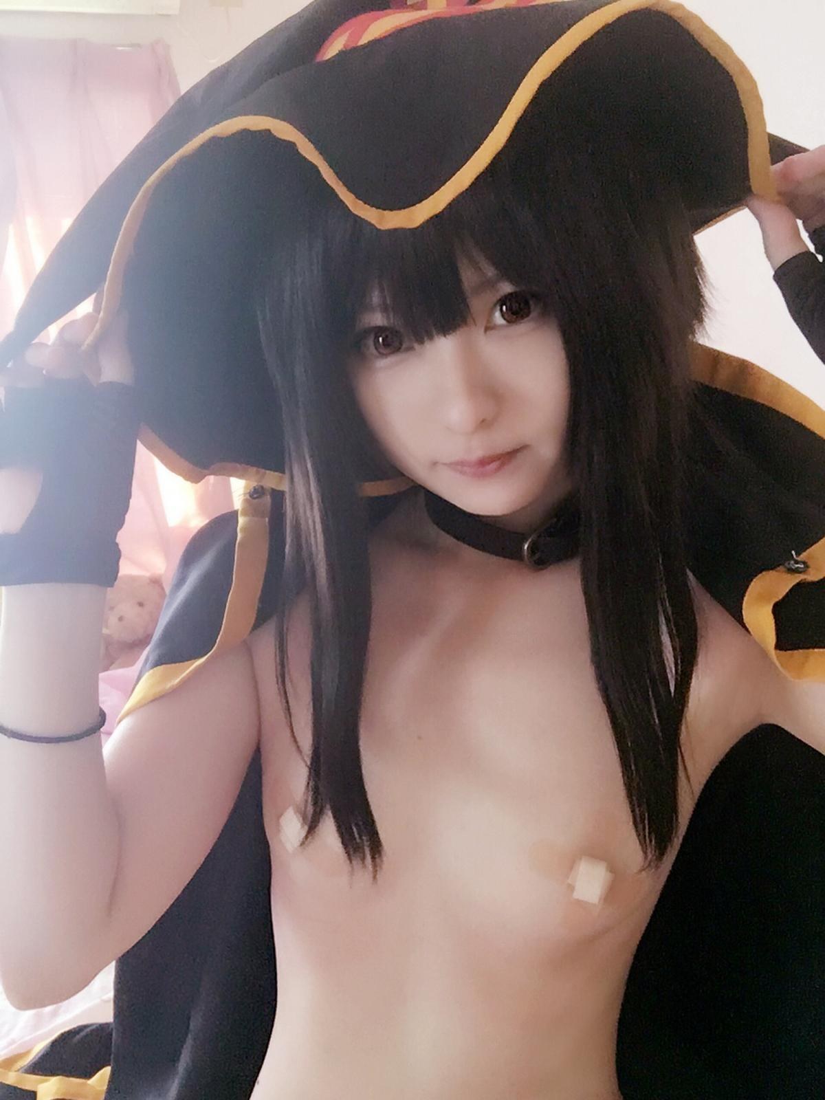 [cosplay] 习呆呆 - 惠惠：黑披风露点大尺度还原 30P2V