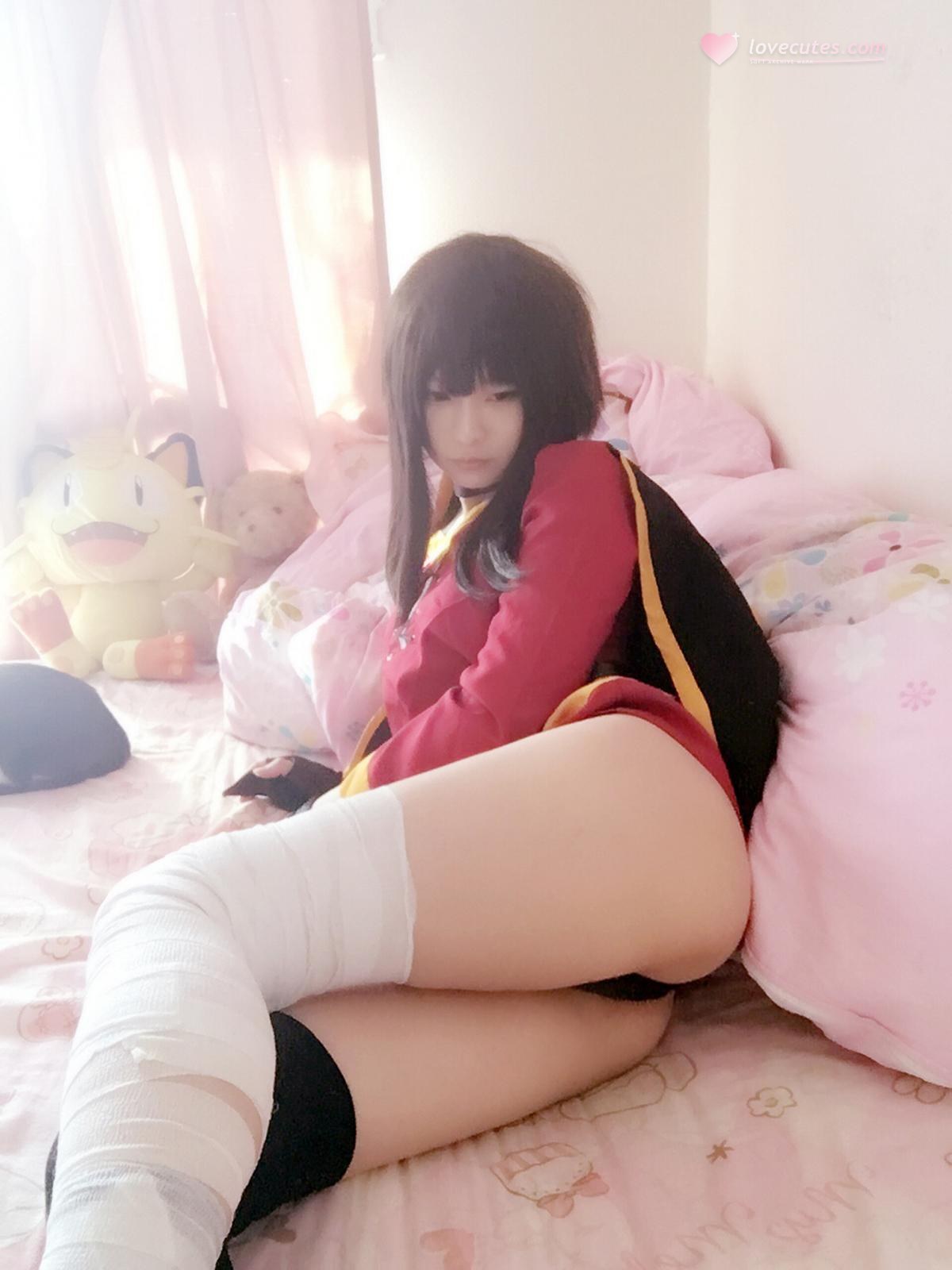 [cosplay] 习呆呆 - 惠惠：黑披风露点大尺度还原 30P2V