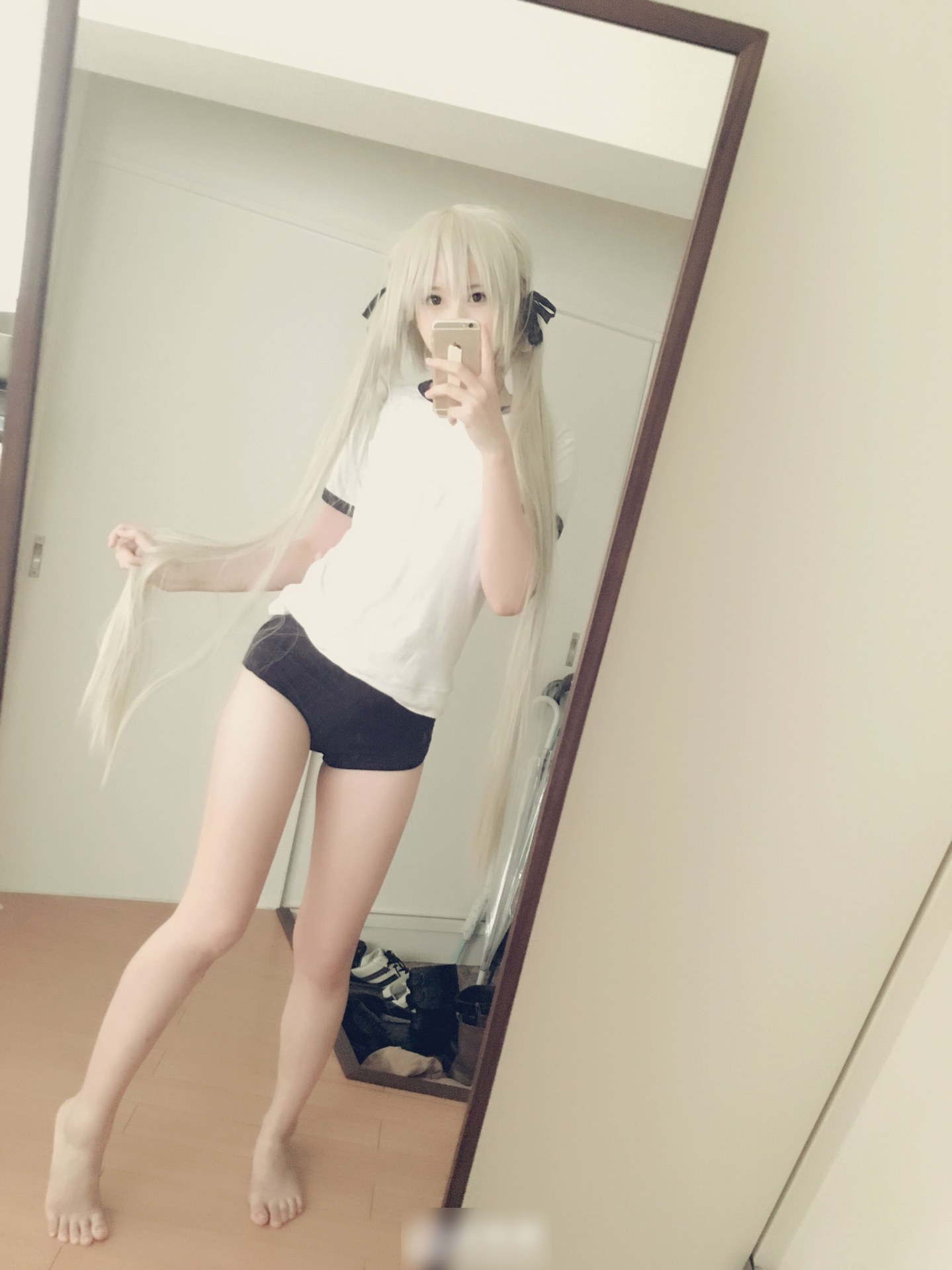 [cosplay] 习呆呆 - 春日野穹体操服：白髪ロング脚露点再現 30P2V