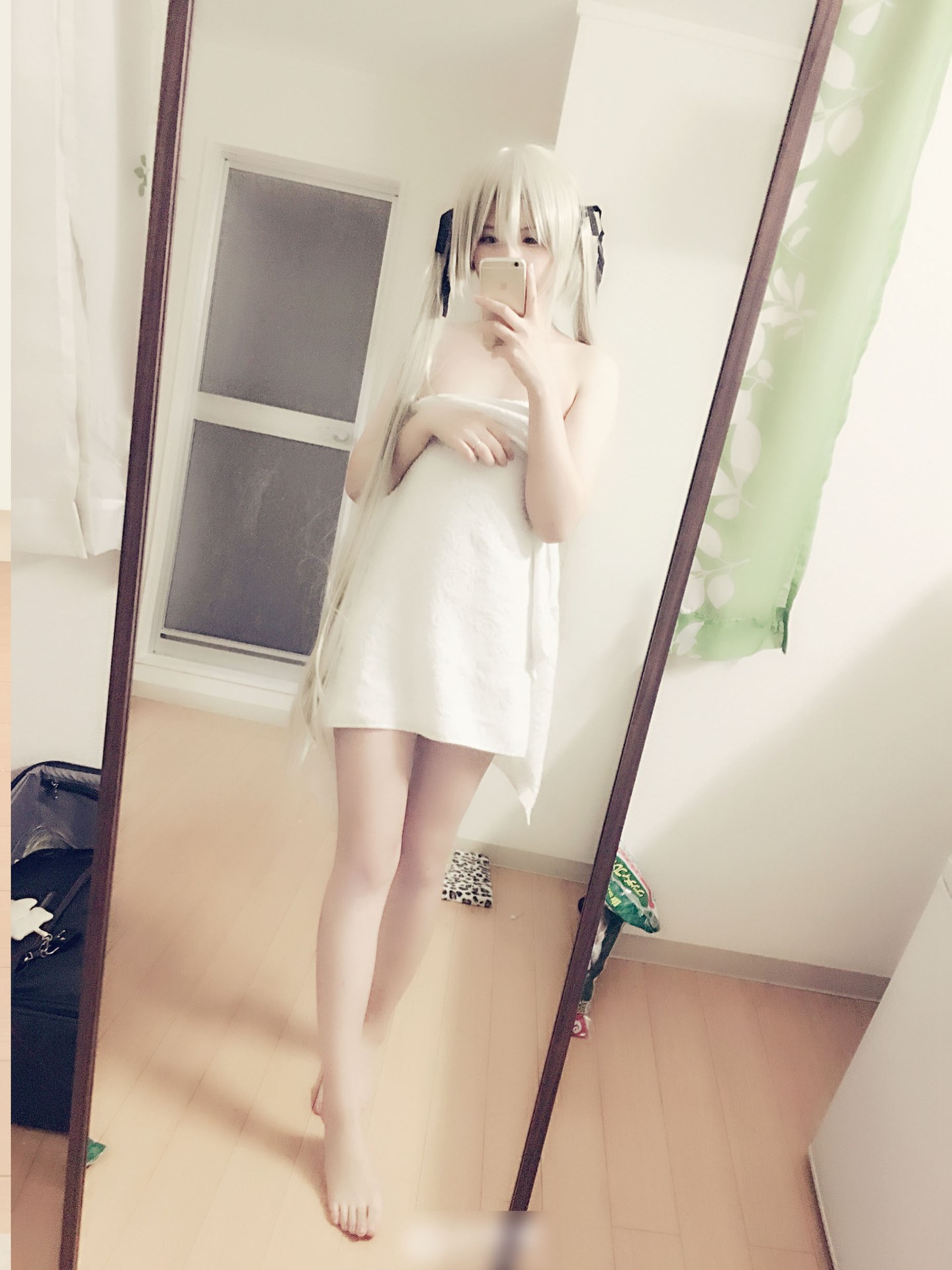 [cosplay] 习呆呆 - 春日野穹体操服：白髪ロング脚露点再現 30P2V