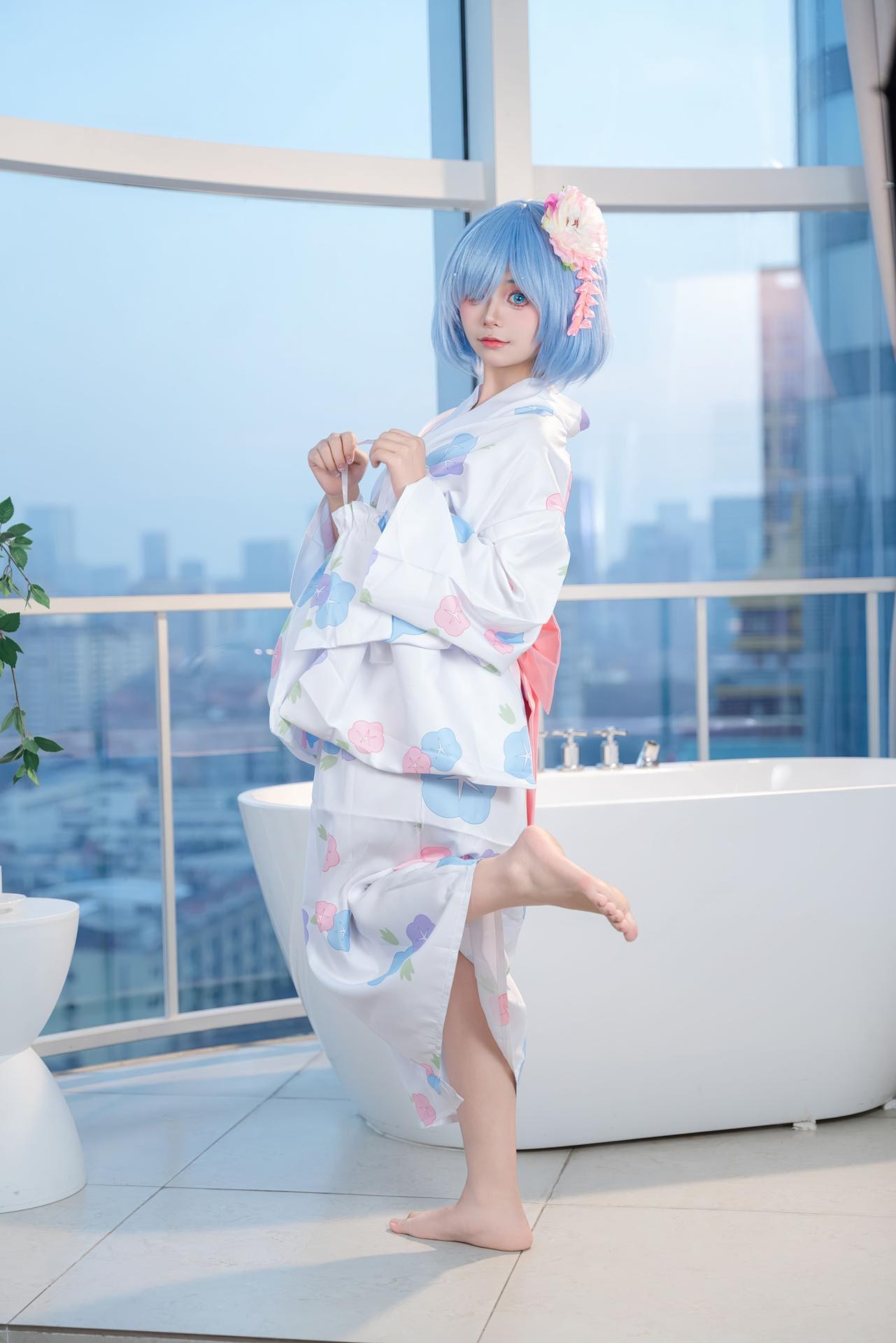 [cosplay] 小羊不吃草 - Re:从零开始的异世界生活 雷姆和服：ผมสีน้ำเงิน ชุดกิโมโนในห้องน้ำ โทนเซ็กซี่ 48P