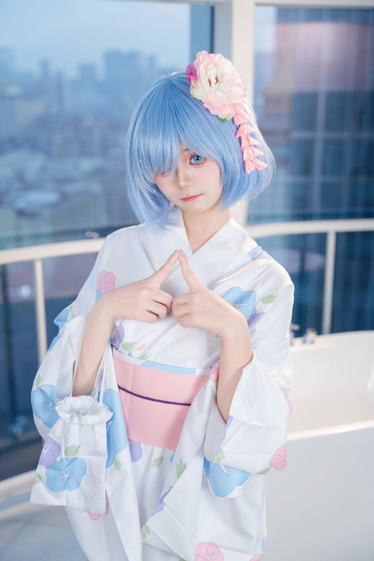 [cosplay] 小羊不吃草 - Re:从零开始的异世界生活 雷姆和服：ผมสีน้ำเงิน ชุดกิโมโนในห้องน้ำ โทนเซ็กซี่ 48P