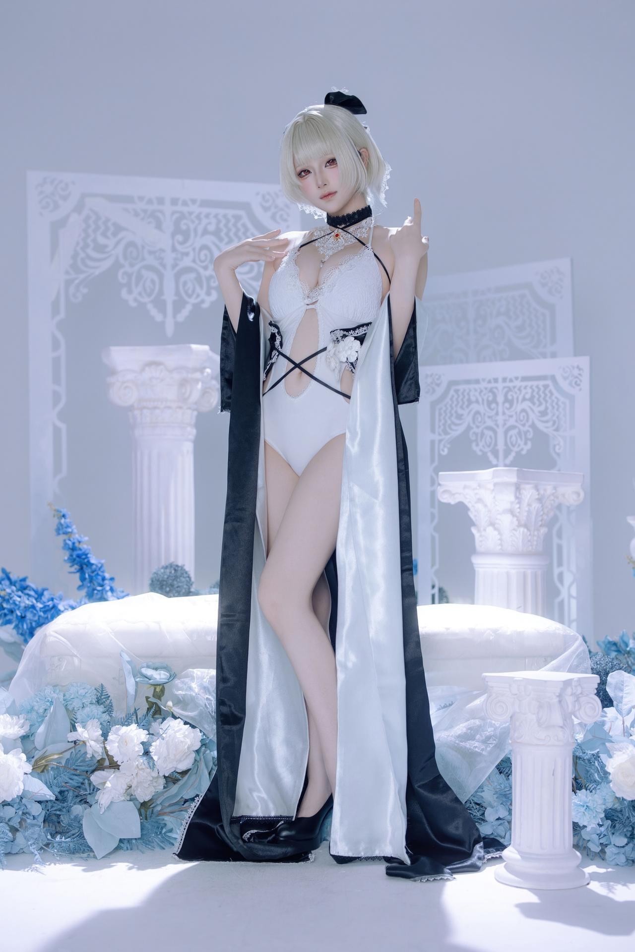 [cosplay] 屿鱼 - 碧蓝航线 可畏 同人礼服：黑白礼服白丝美腿冰蓝布景 63P