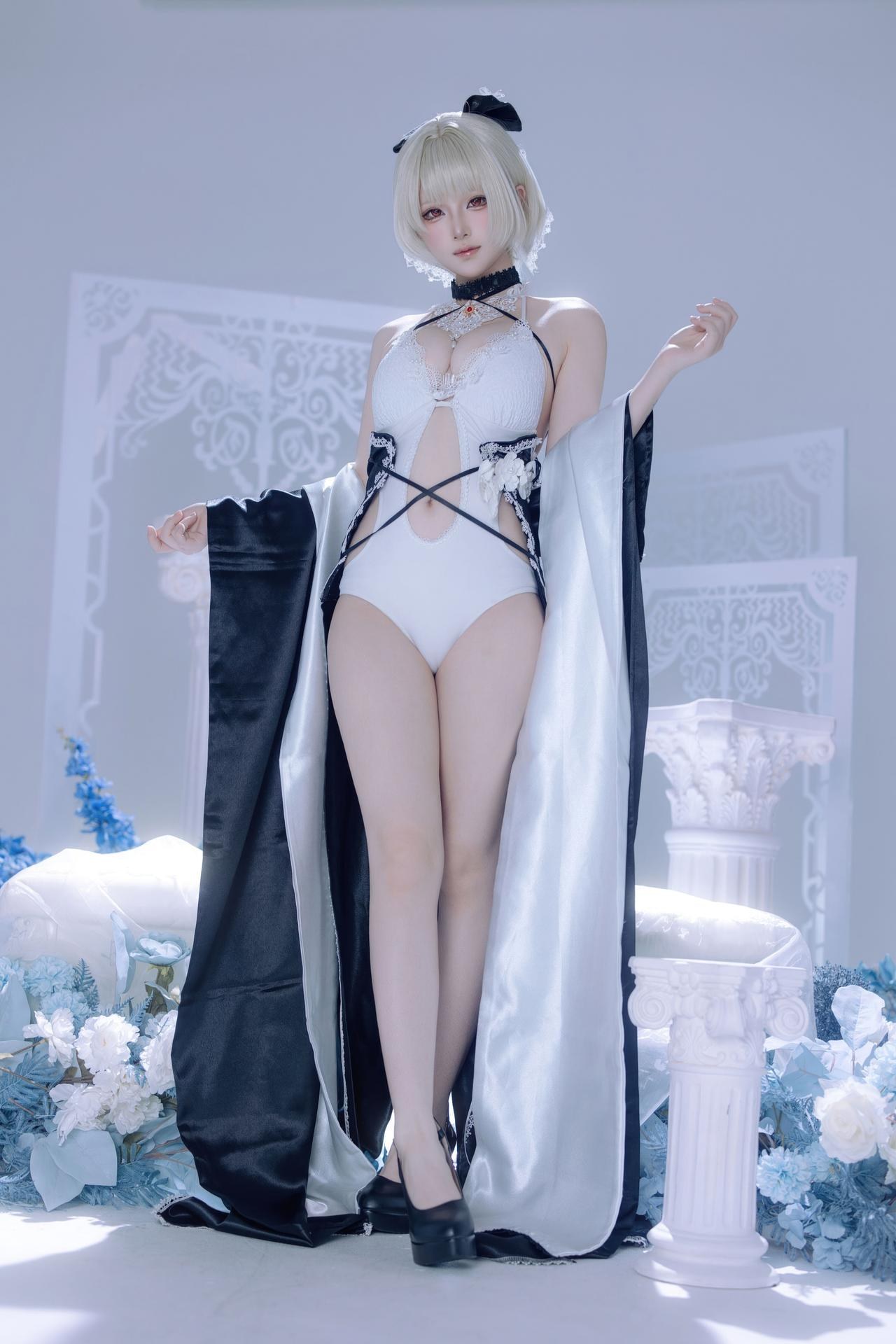 [cosplay] 屿鱼 - 碧蓝航线 可畏 同人礼服：黑白礼服白丝美腿冰蓝布景 63P