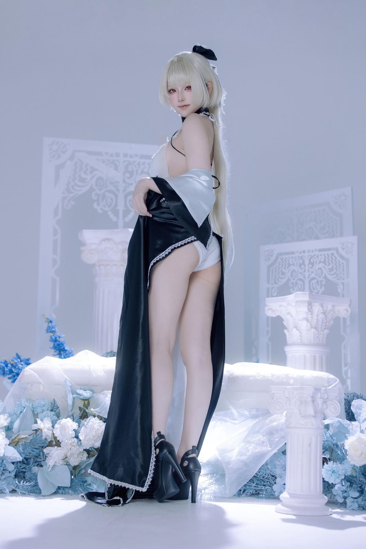 [cosplay] 屿鱼 - 碧蓝航线 可畏 同人礼服：黑白礼服白丝美腿冰蓝布景 63P