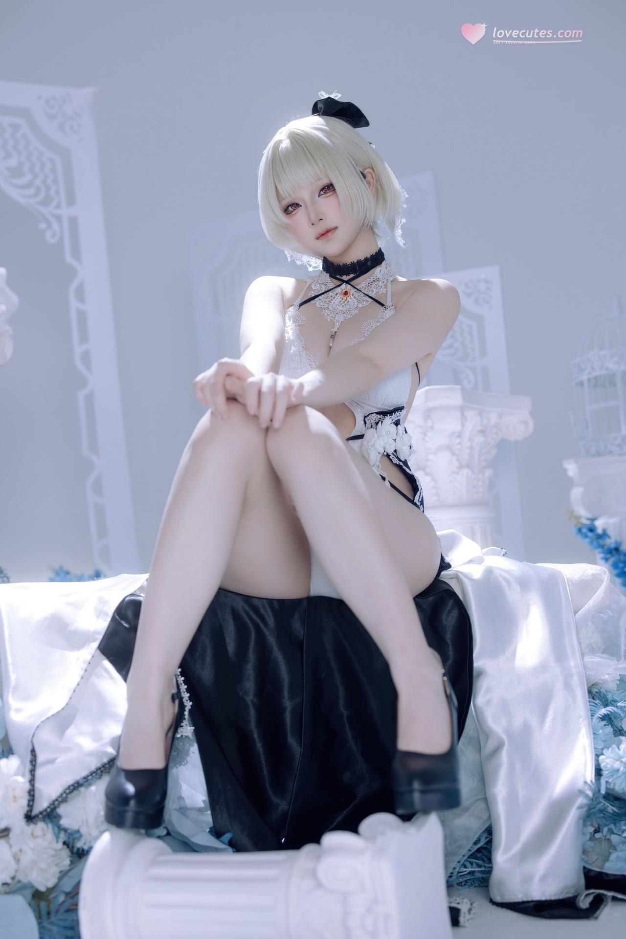 [cosplay] 屿鱼 - 벽람항로 포미더블 동인 드레스: 흑백 드레스, 흰 스타킹의 늘씬한 다리, 아이스블루 배경 63P