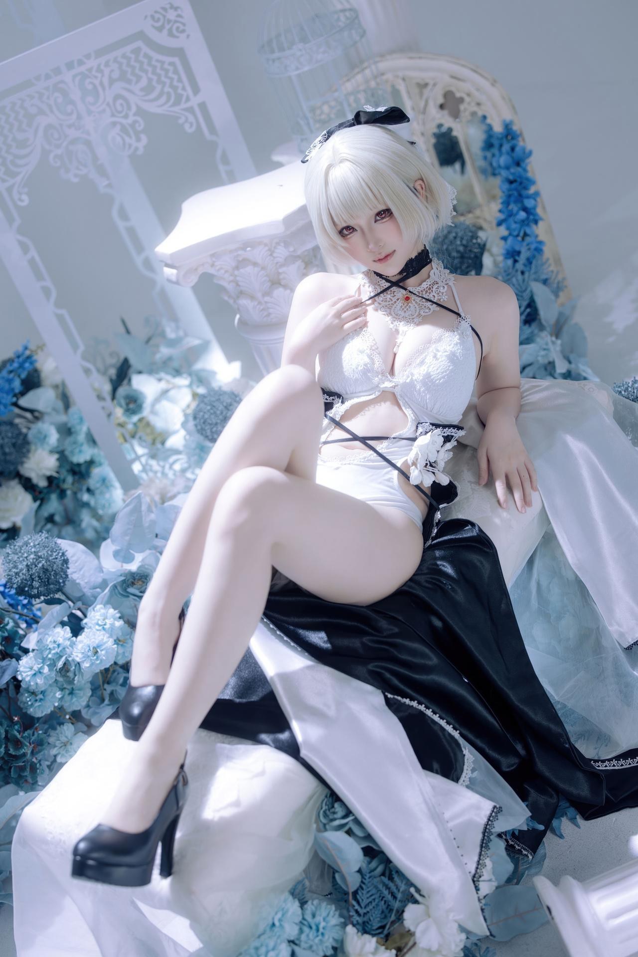 [cosplay] 屿鱼 - 碧蓝航线 可畏 同人礼服：黑白礼服白丝美腿冰蓝布景 63P