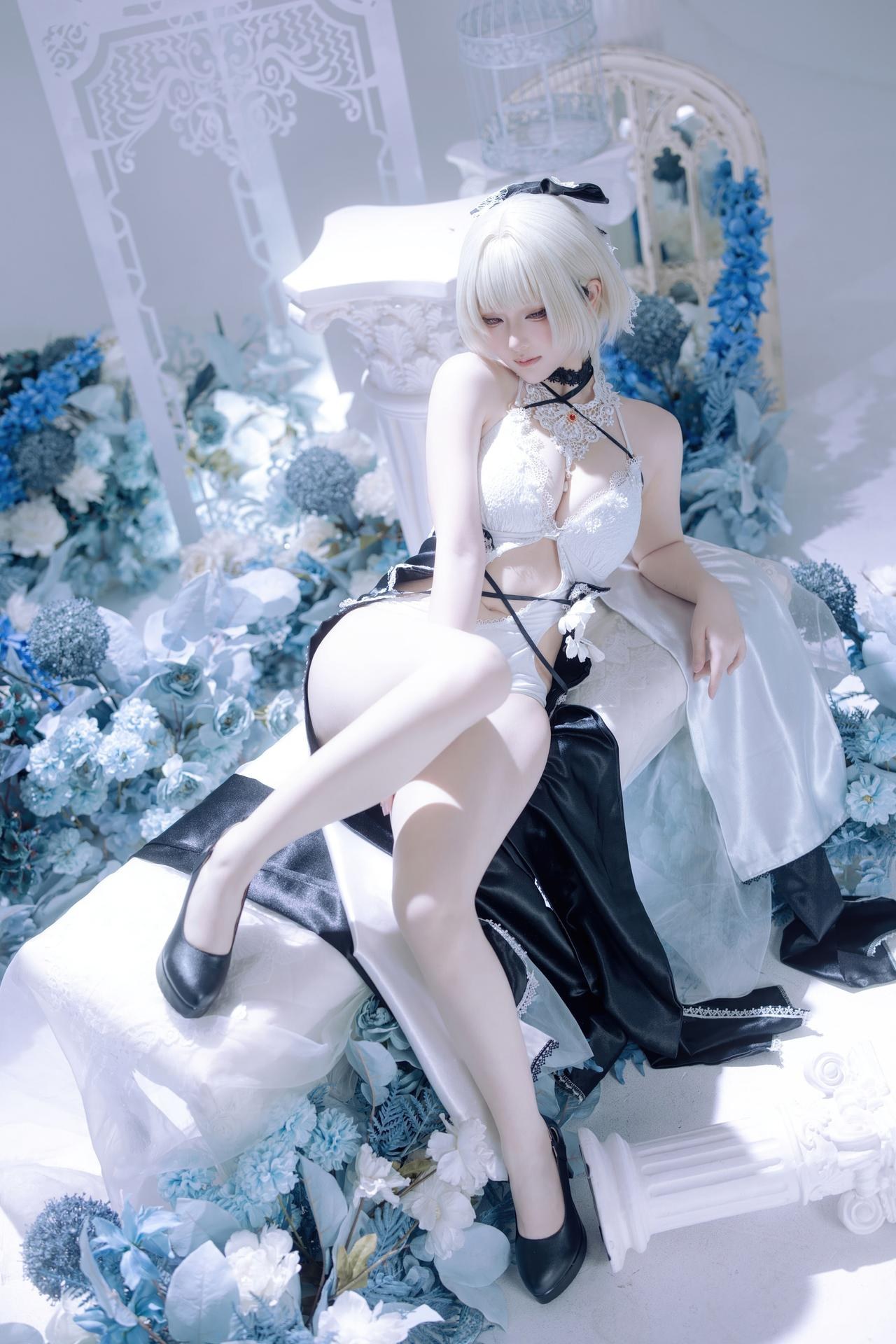 [cosplay] 屿鱼 - 碧蓝航线 可畏 同人礼服：黑白礼服白丝美腿冰蓝布景 63P