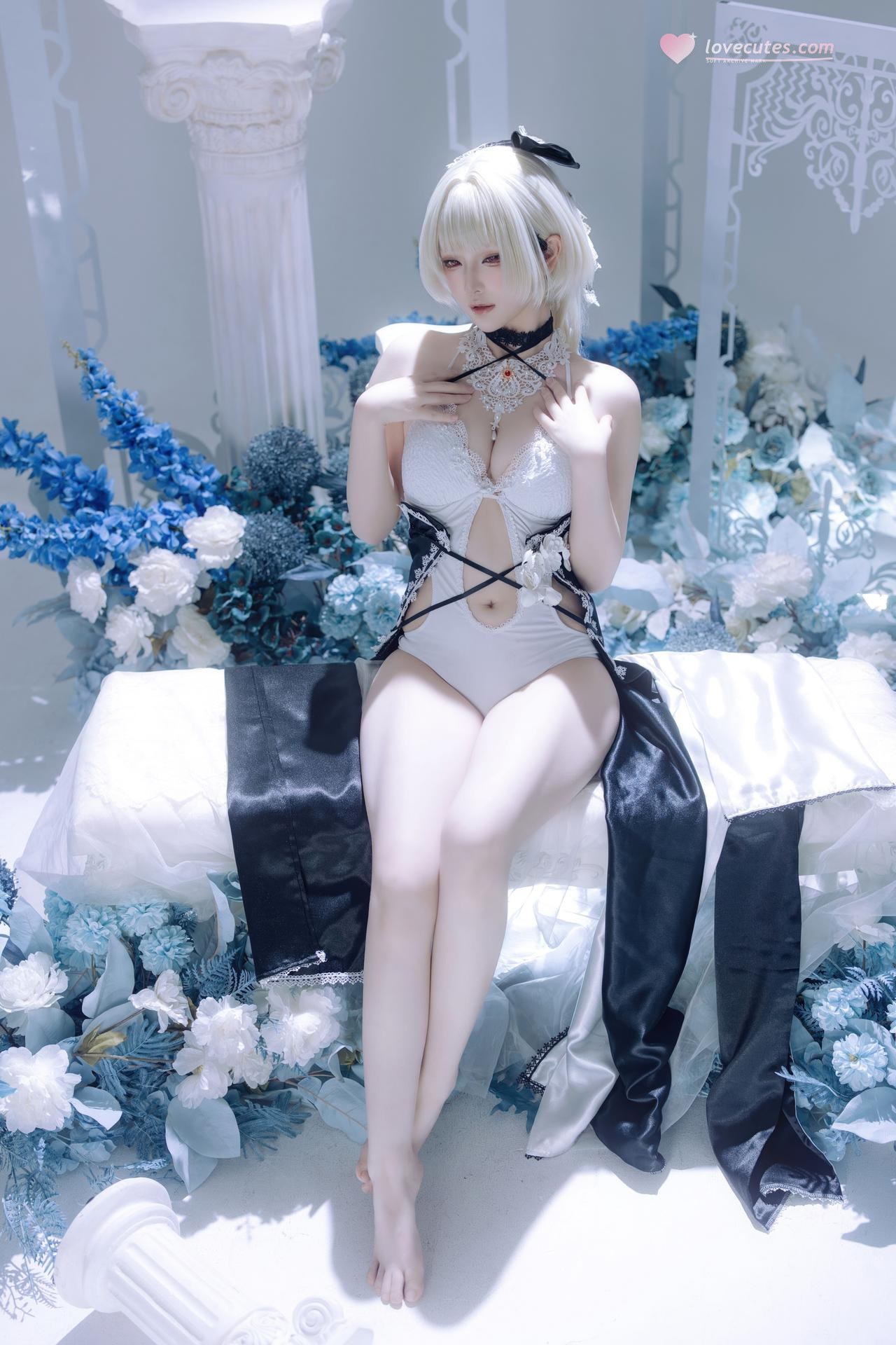 [cosplay] 屿鱼 - 벽람항로 포미더블 동인 드레스: 흑백 드레스, 흰 스타킹의 늘씬한 다리, 아이스블루 배경 63P