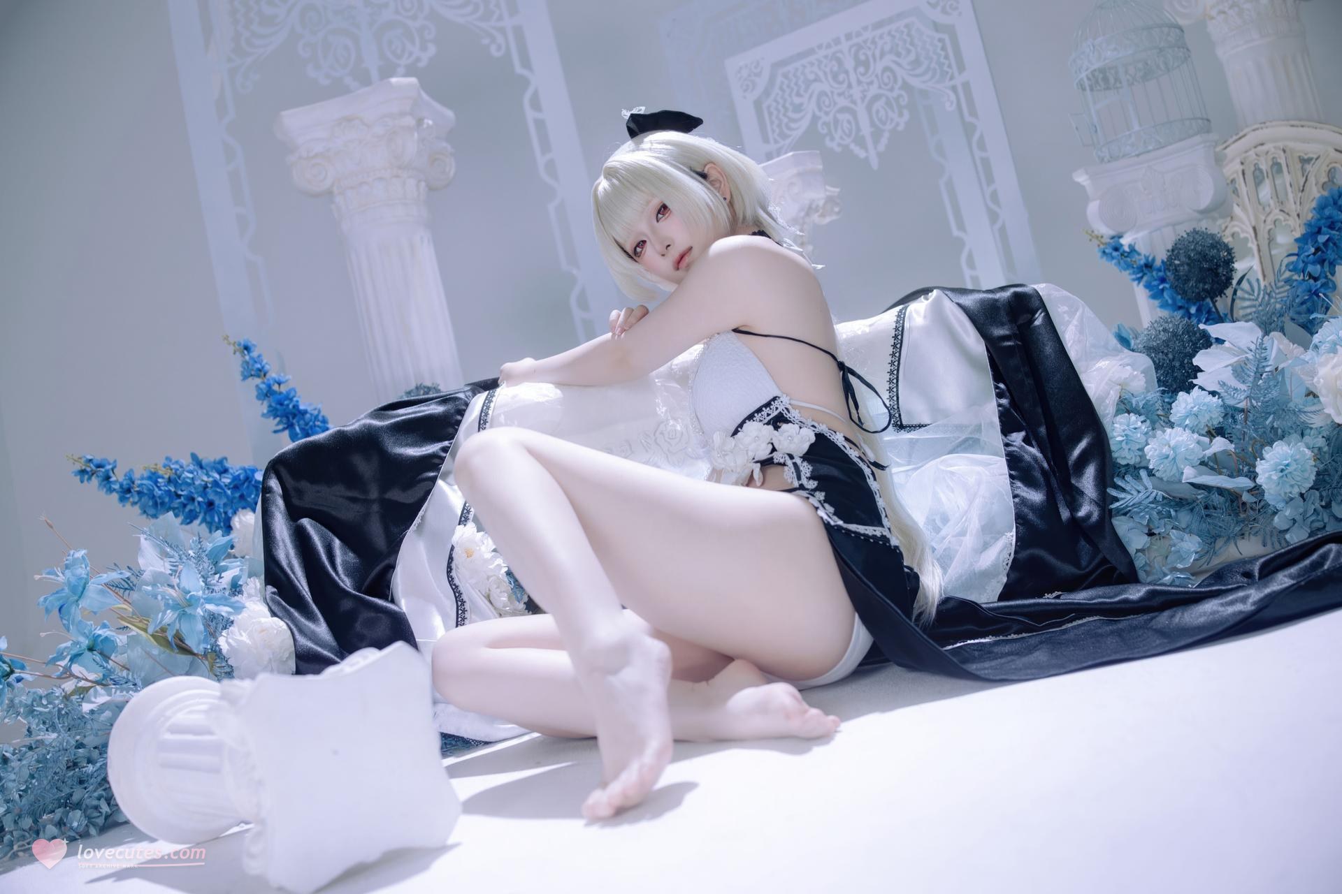 [cosplay] 屿鱼 - 碧蓝航线 可畏 同人礼服：黑白礼服白丝美腿冰蓝布景 63P