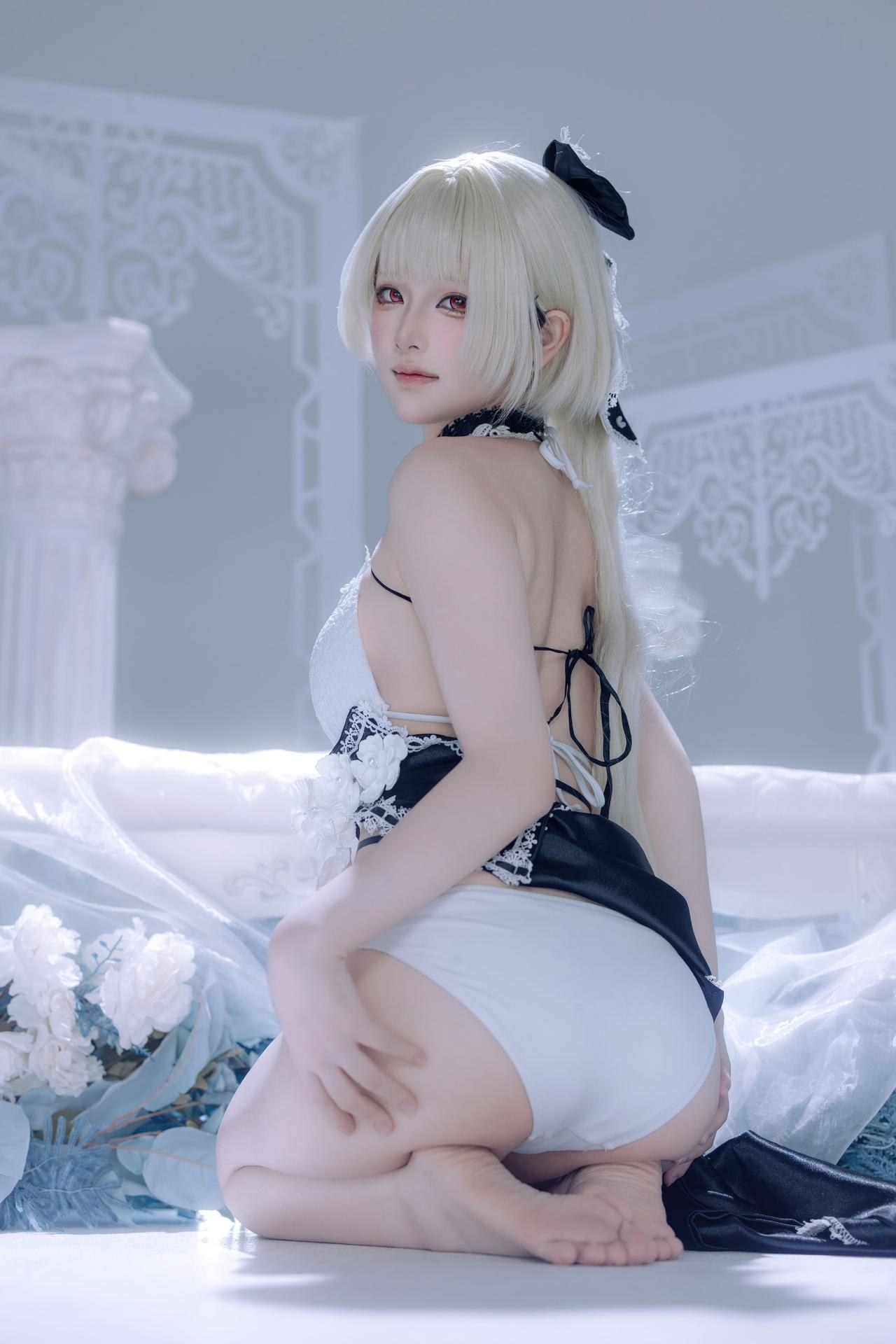 [cosplay] 屿鱼 - 碧蓝航线 可畏 同人礼服：黑白礼服白丝美腿冰蓝布景 63P